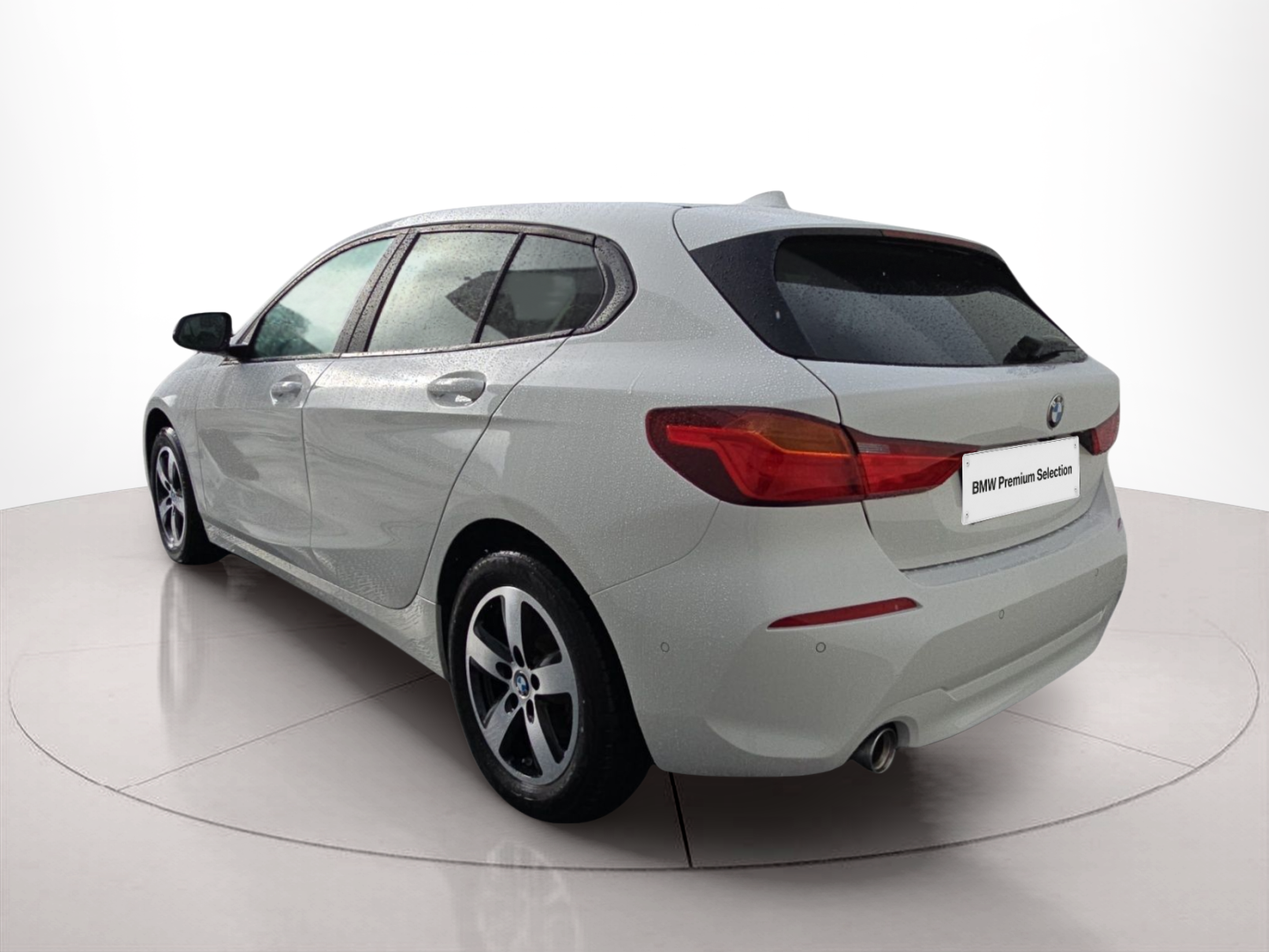 BMW Série 1 116d color Blanco. Año 2024. 85KW(116CV). Diesel. En concesionario MCoutinho Bomcar Leiria de Leiria