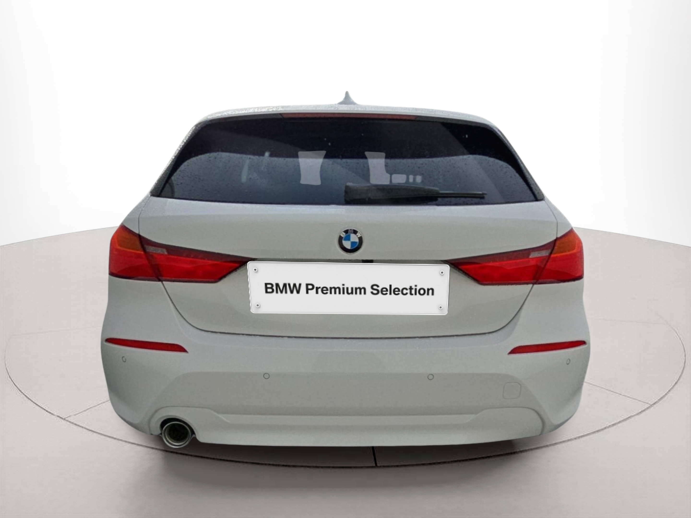 BMW Série 1 116d color Blanco. Año 2024. 85KW(116CV). Diesel. En concesionario MCoutinho Bomcar Leiria de Leiria