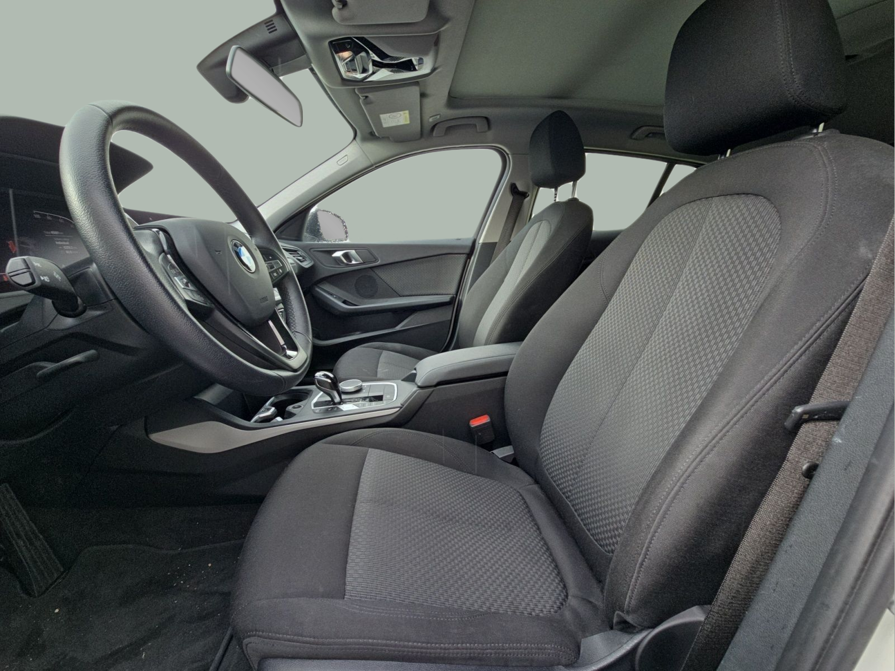 BMW Série 1 116d color Blanco. Año 2024. 85KW(116CV). Diesel. En concesionario MCoutinho Bomcar Leiria de Leiria