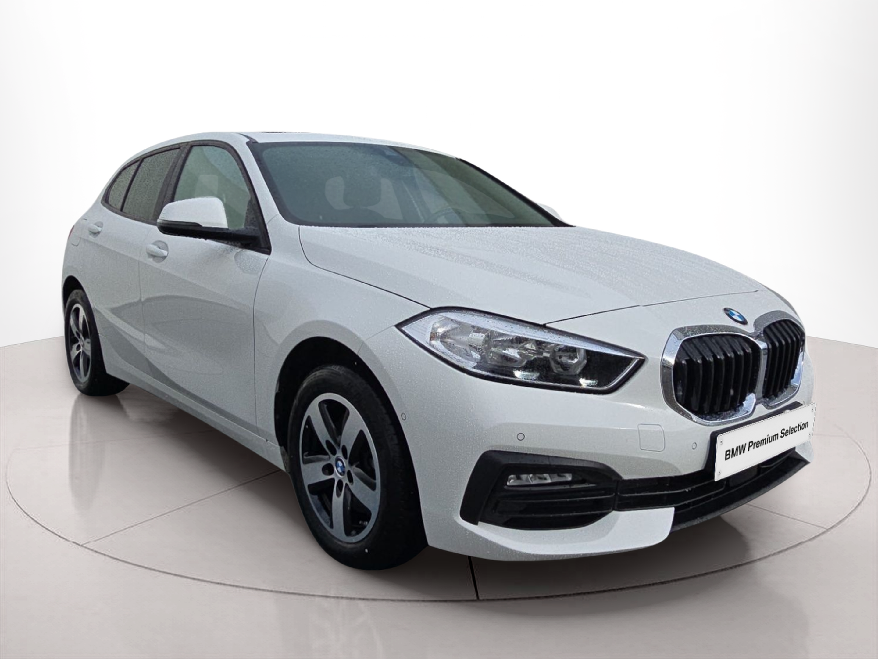 BMW Série 1 116d color Blanco. Año 2024. 85KW(116CV). Diesel. En concesionario MCoutinho Bomcar Leiria de Leiria