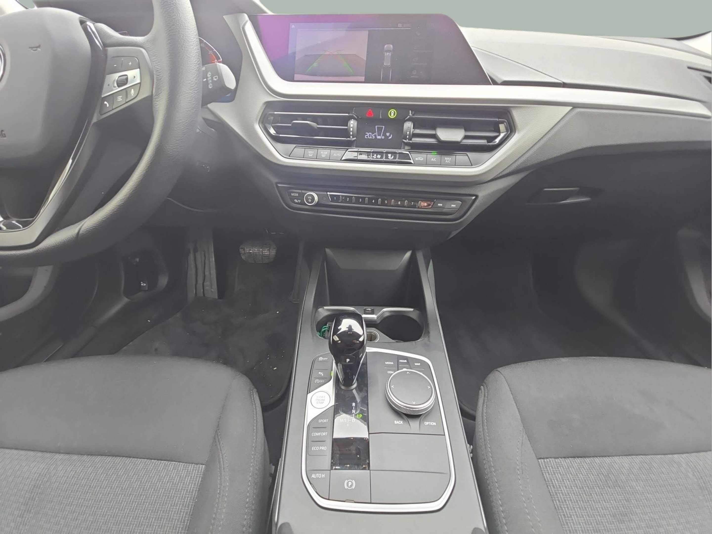 BMW Série 1 116d color Blanco. Año 2024. 85KW(116CV). Diesel. En concesionario MCoutinho Bomcar Leiria de Leiria