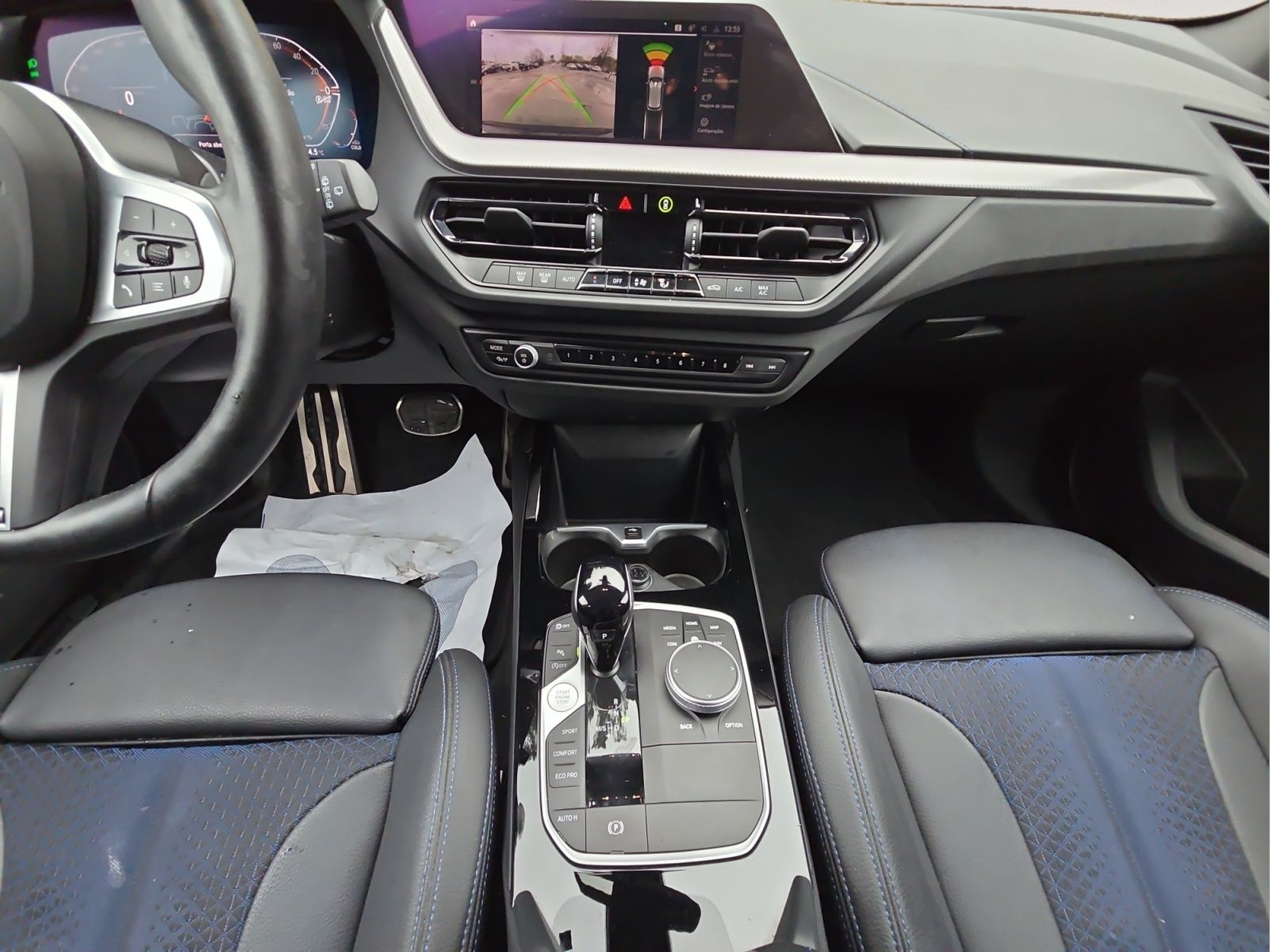 BMW Série 1 116d color Negro. Año 2024. 85KW(116CV). Diesel. En concesionario MCoutinho Bomcar Coimbra de Coimbra