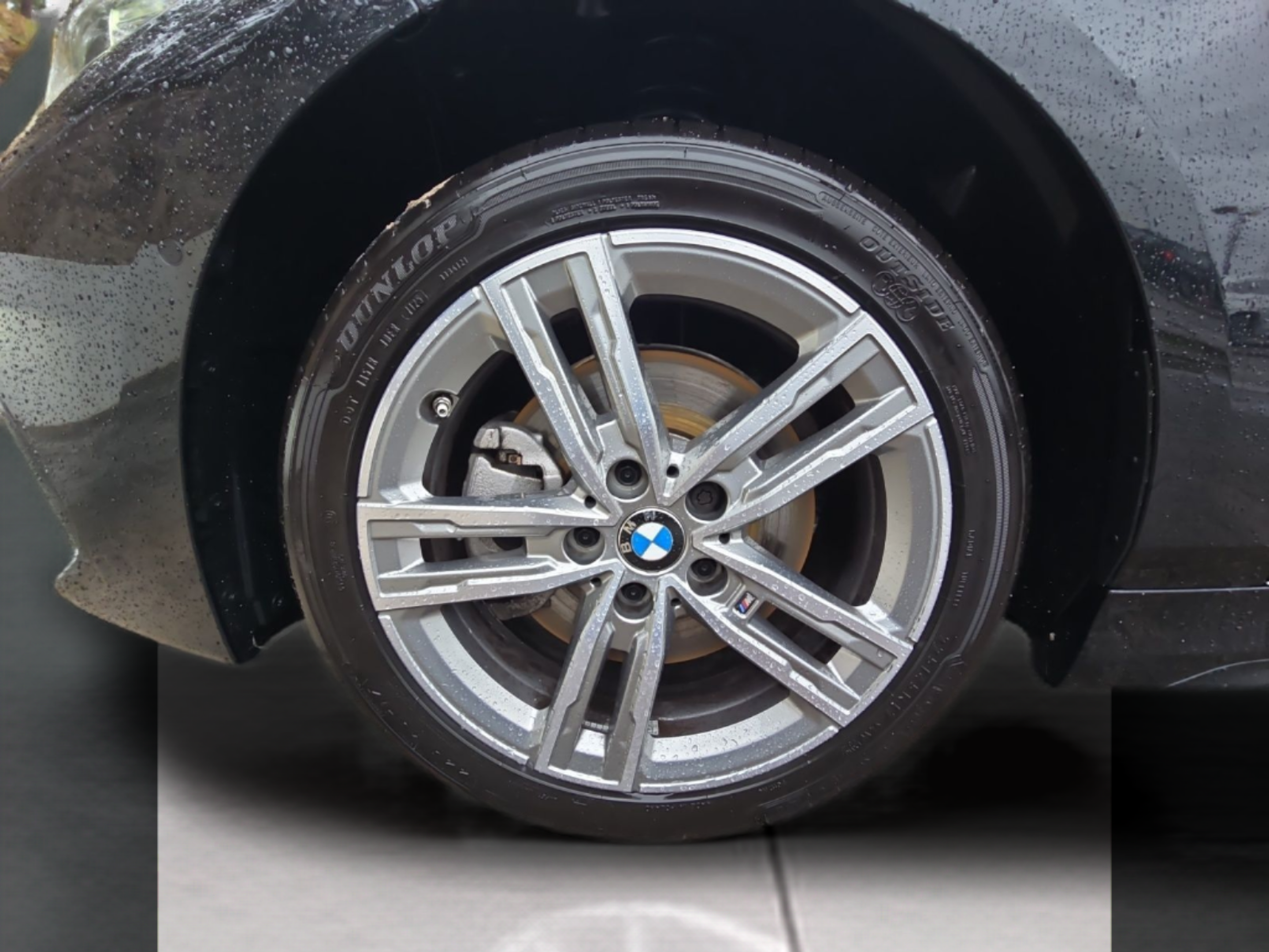 BMW Série 1 116d color Negro. Año 2024. 85KW(116CV). Diesel. En concesionario MCoutinho Bomcar Coimbra de Coimbra