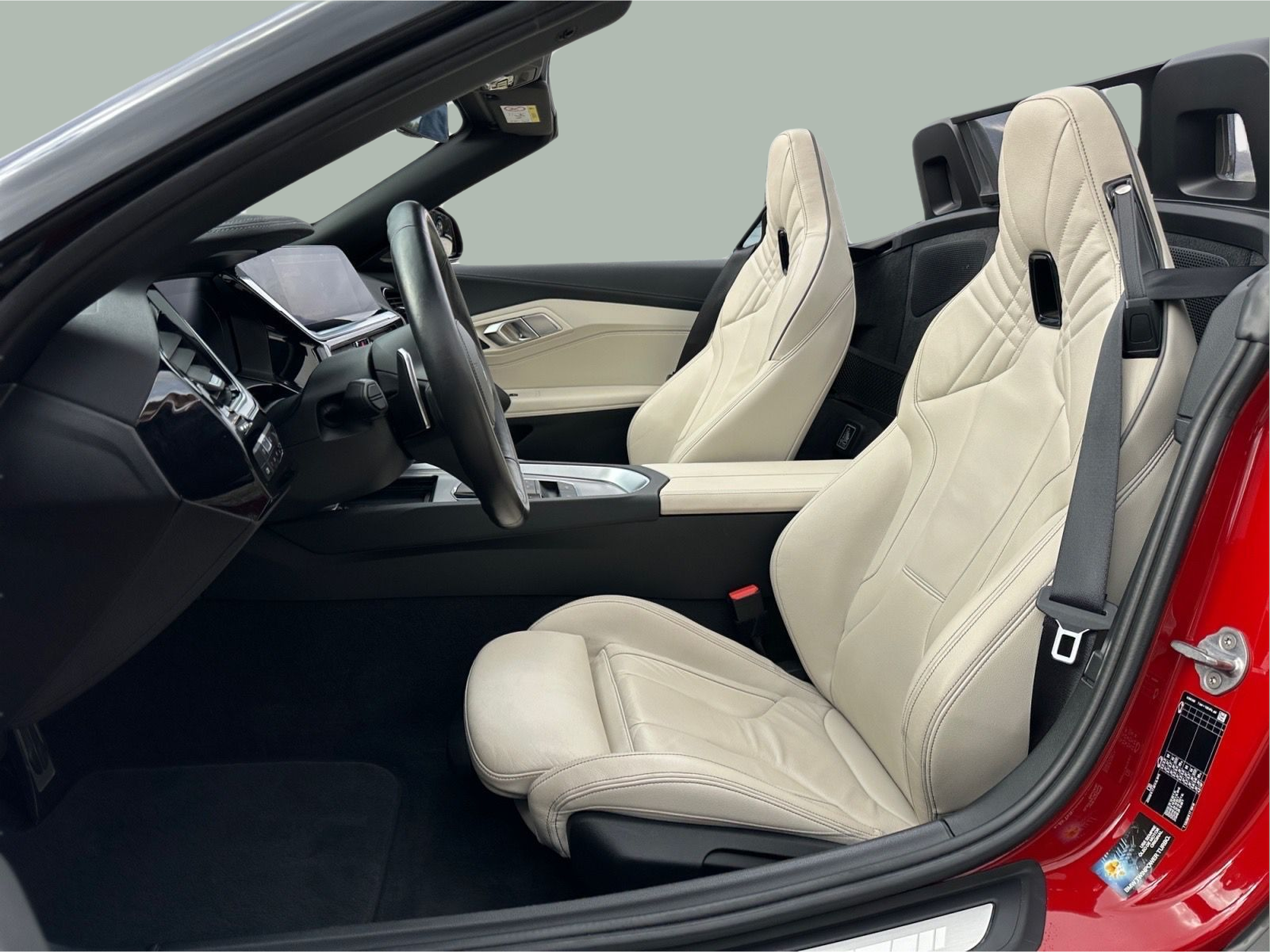 BMW Z4 M40i Roadster color Rojo. Año 2018. 250KW(340CV). Gasolina. En concesionario MCoutinho - Vila Real de Vila Real