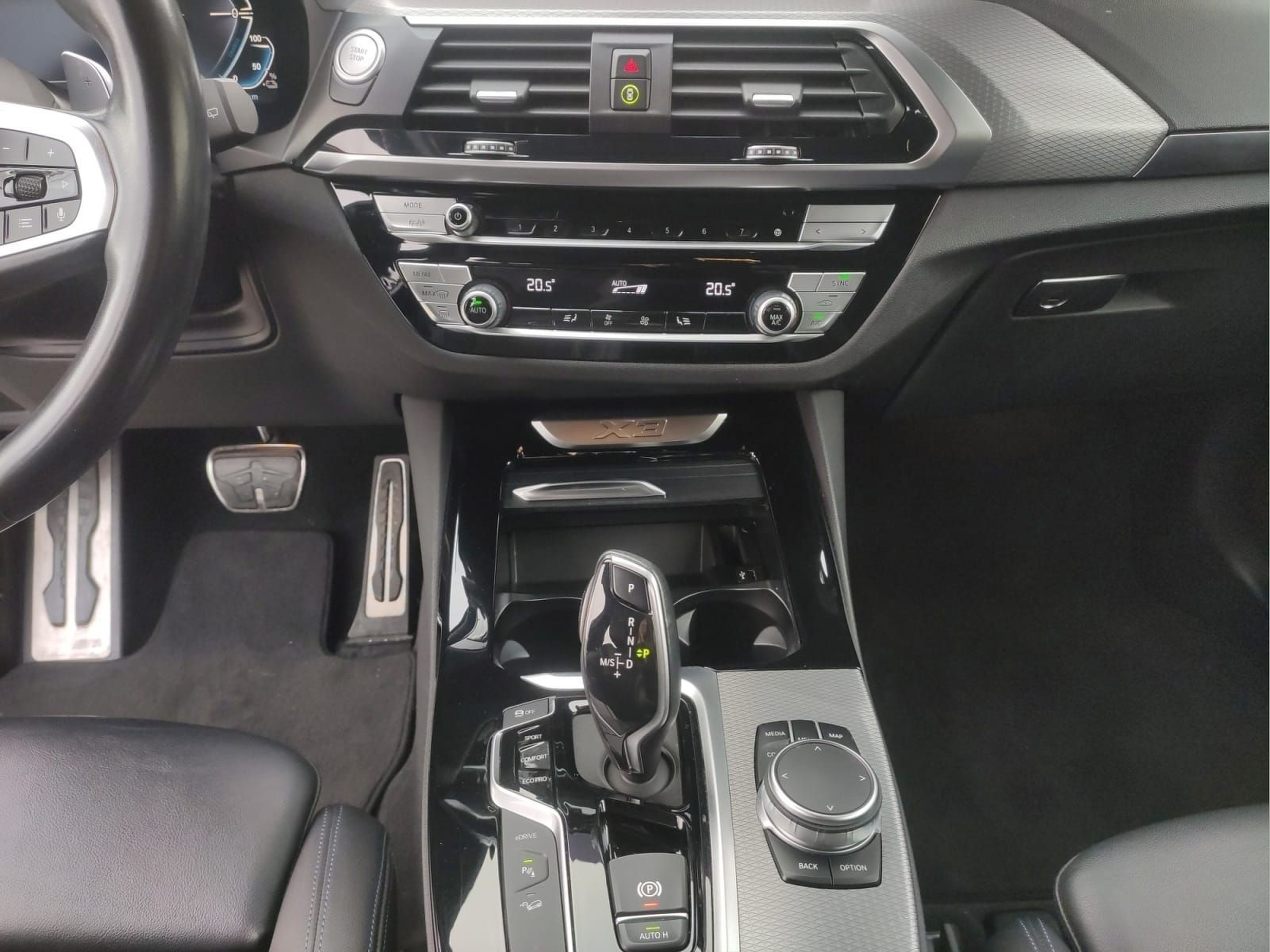 BMW X3 xDrive30e color Negro. Año 2020. 215KW(292CV). Elétrico / Gasolina Híbrido. En concesionario MCoutinho - Vila Real de Vila Real