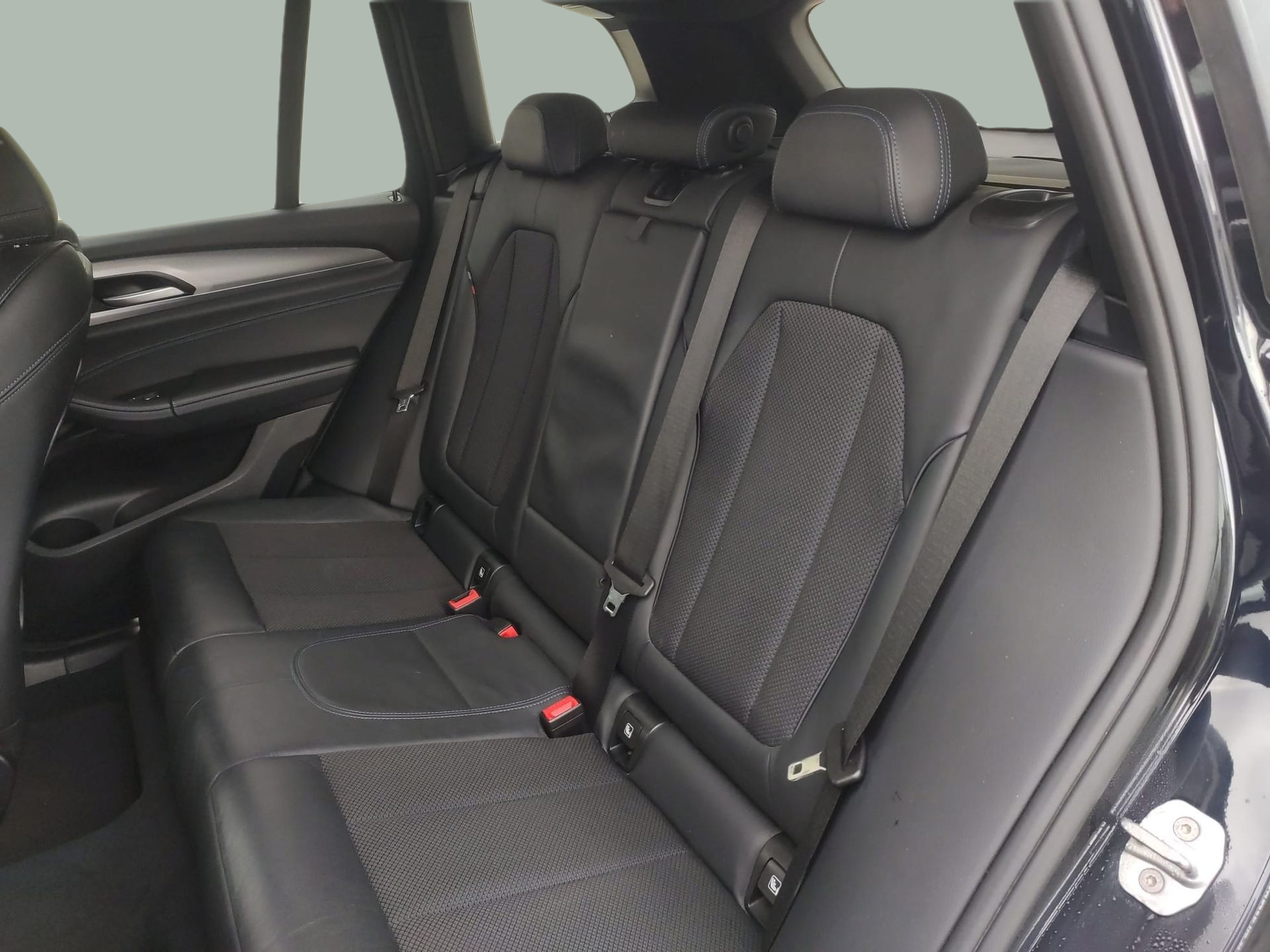 BMW X3 xDrive30e color Negro. Año 2020. 215KW(292CV). Elétrico / Gasolina Híbrido. En concesionario MCoutinho - Vila Real de Vila Real