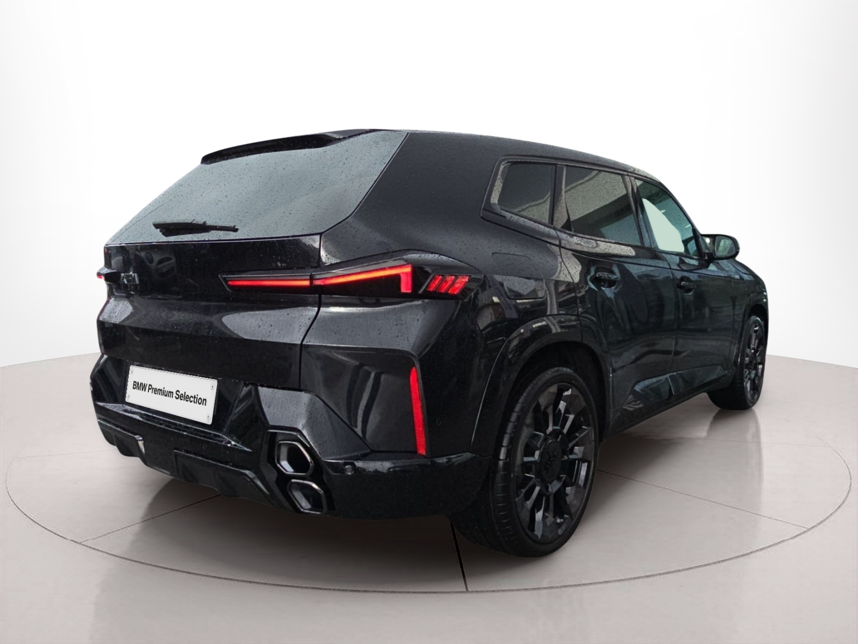 BMW XM 50e color Negro. Año 2026. 350KW(476CV). Elétrico / Gasolina Híbrido. En concesionario MCoutinho Bomcar Leiria de Leiria