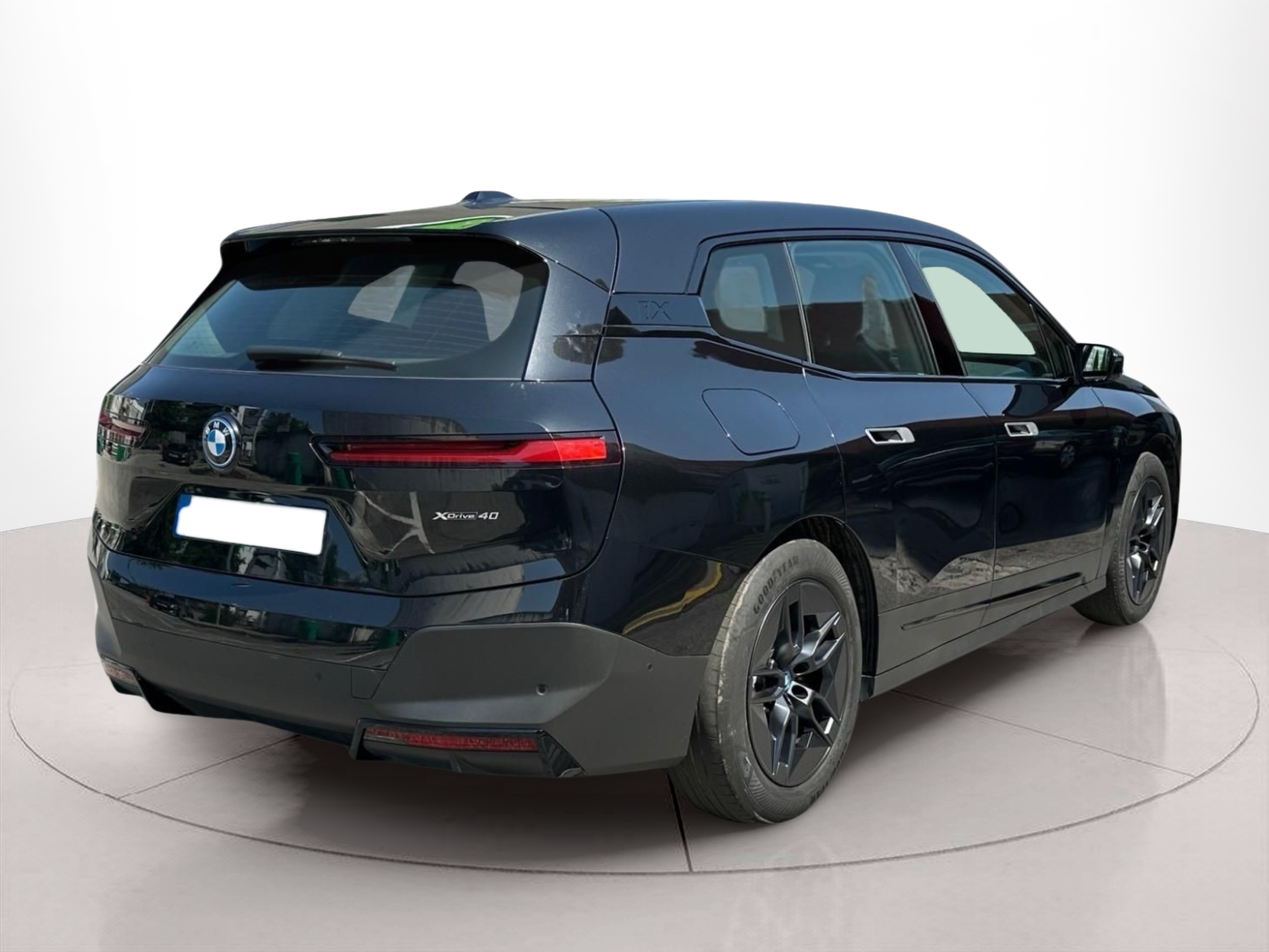 BMW iX xDrive40 color Negro. Año 2021. 240KW(326CV). Elétrico. En concesionario MCoutinho - Viseu de Viseu