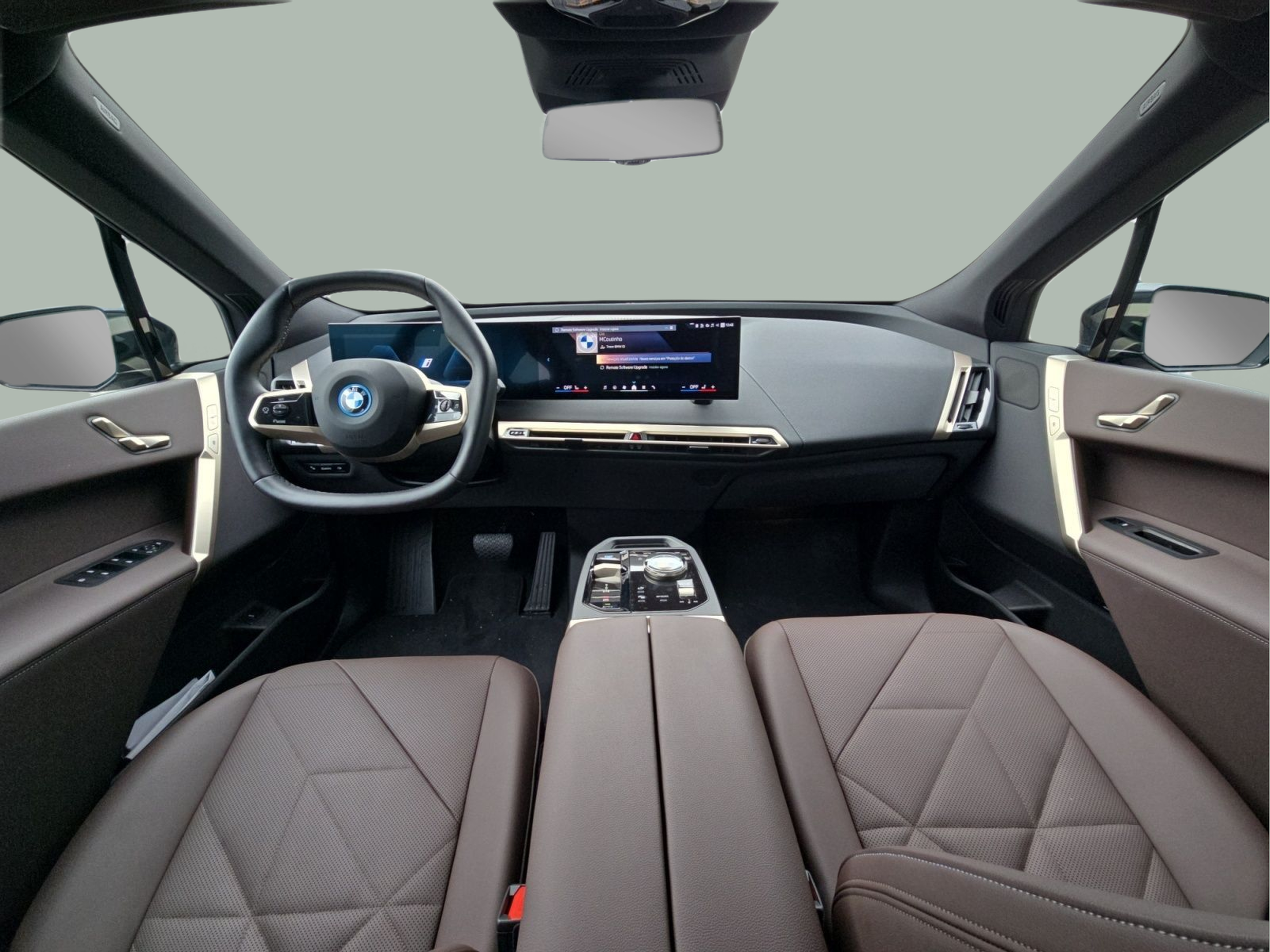 BMW iX xDrive40 color Negro. Año 2025. 240KW(326CV). Elétrico. En concesionario MCoutinho Bomcar Leiria de Leiria