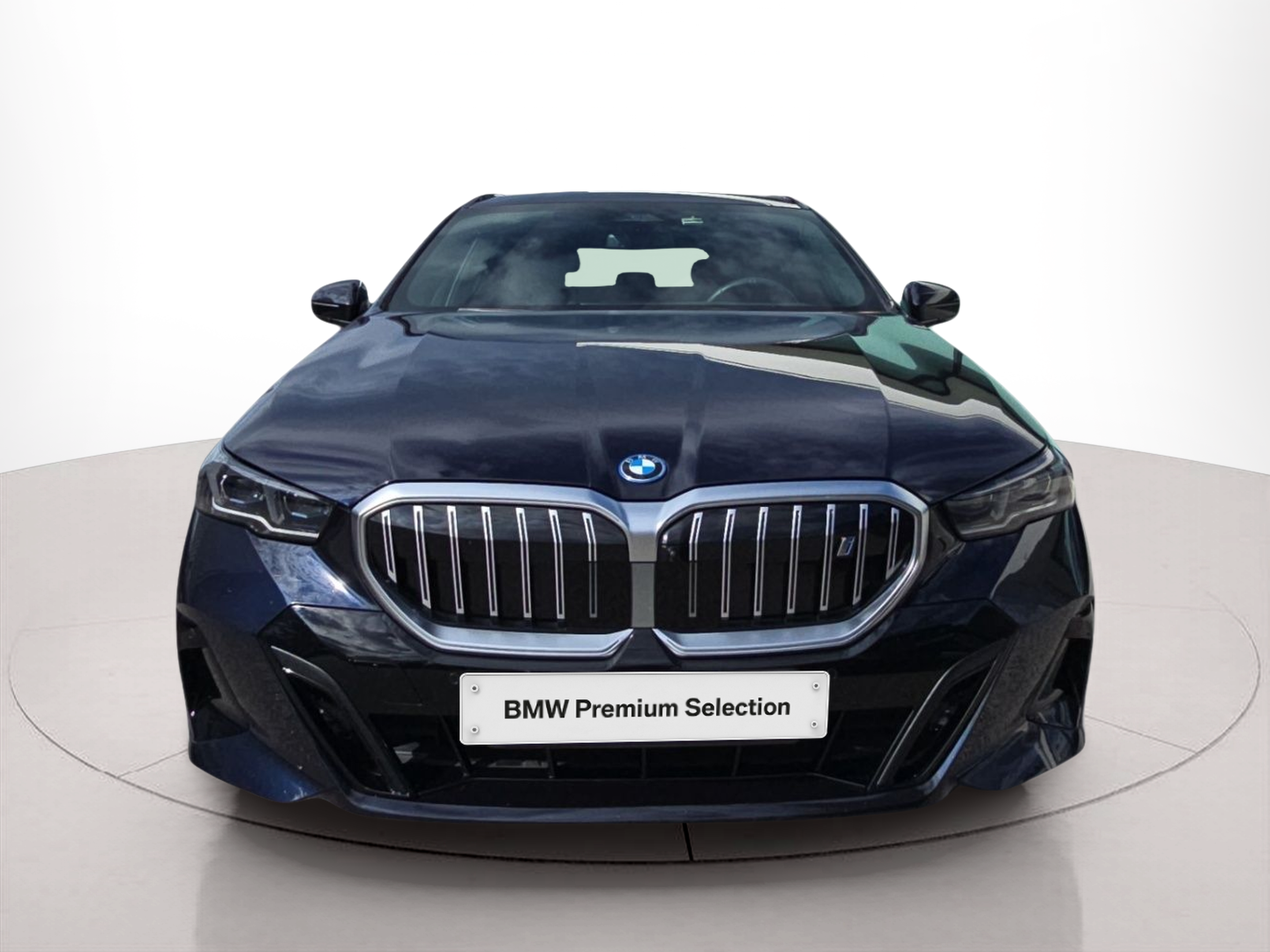 Fotos de BMW i5 eDrive40 color Negro. Año 2025. 250KW(340CV). Elétrico. En concesionario MCoutinho Bomcar Leiria de Leiria