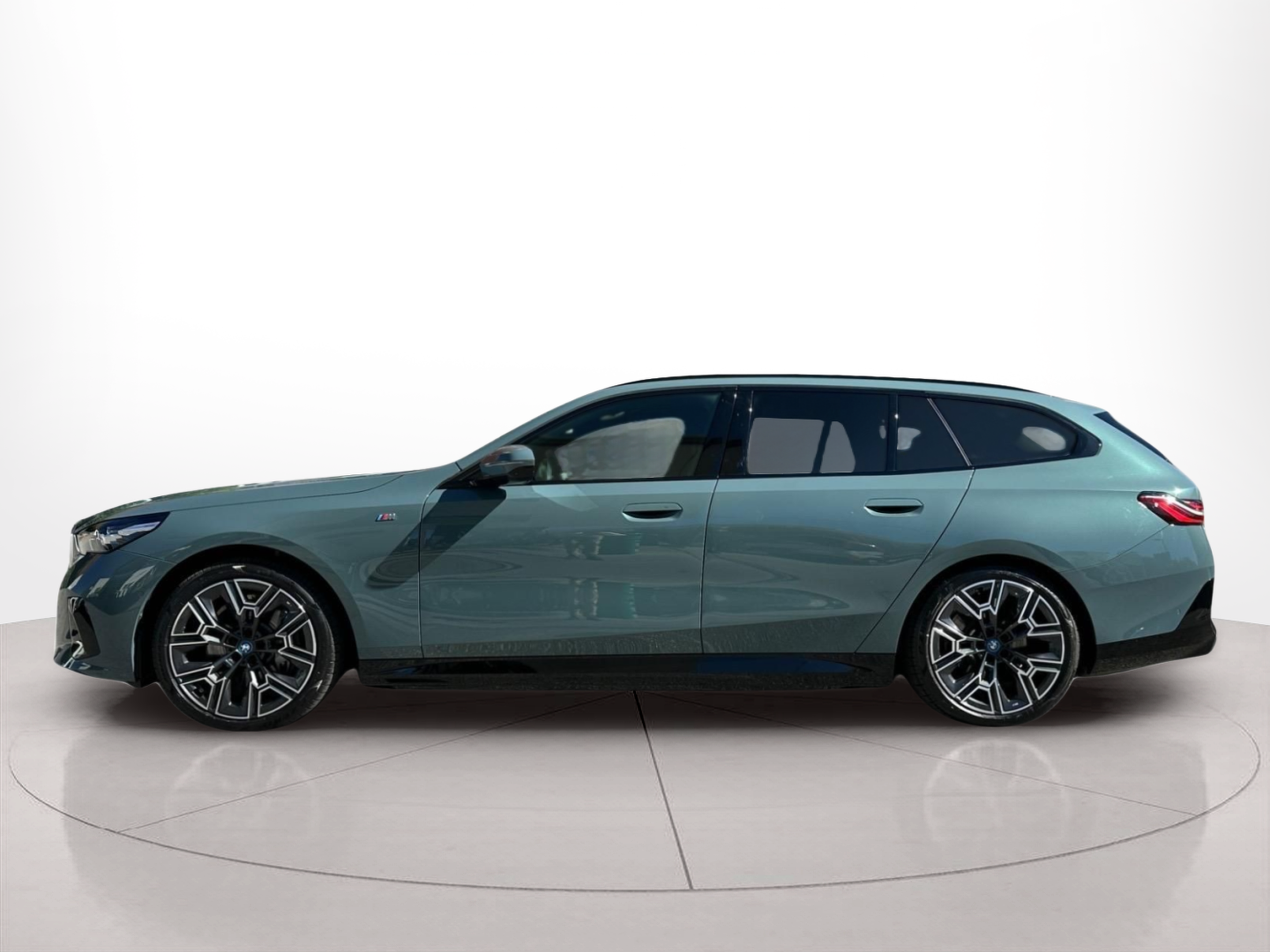 Fotos de BMW i5 eDrive40 color Verde. Año 2024. 250KW(340CV). Elétrico. En concesionario MCoutinho - Vila Real de Vila Real