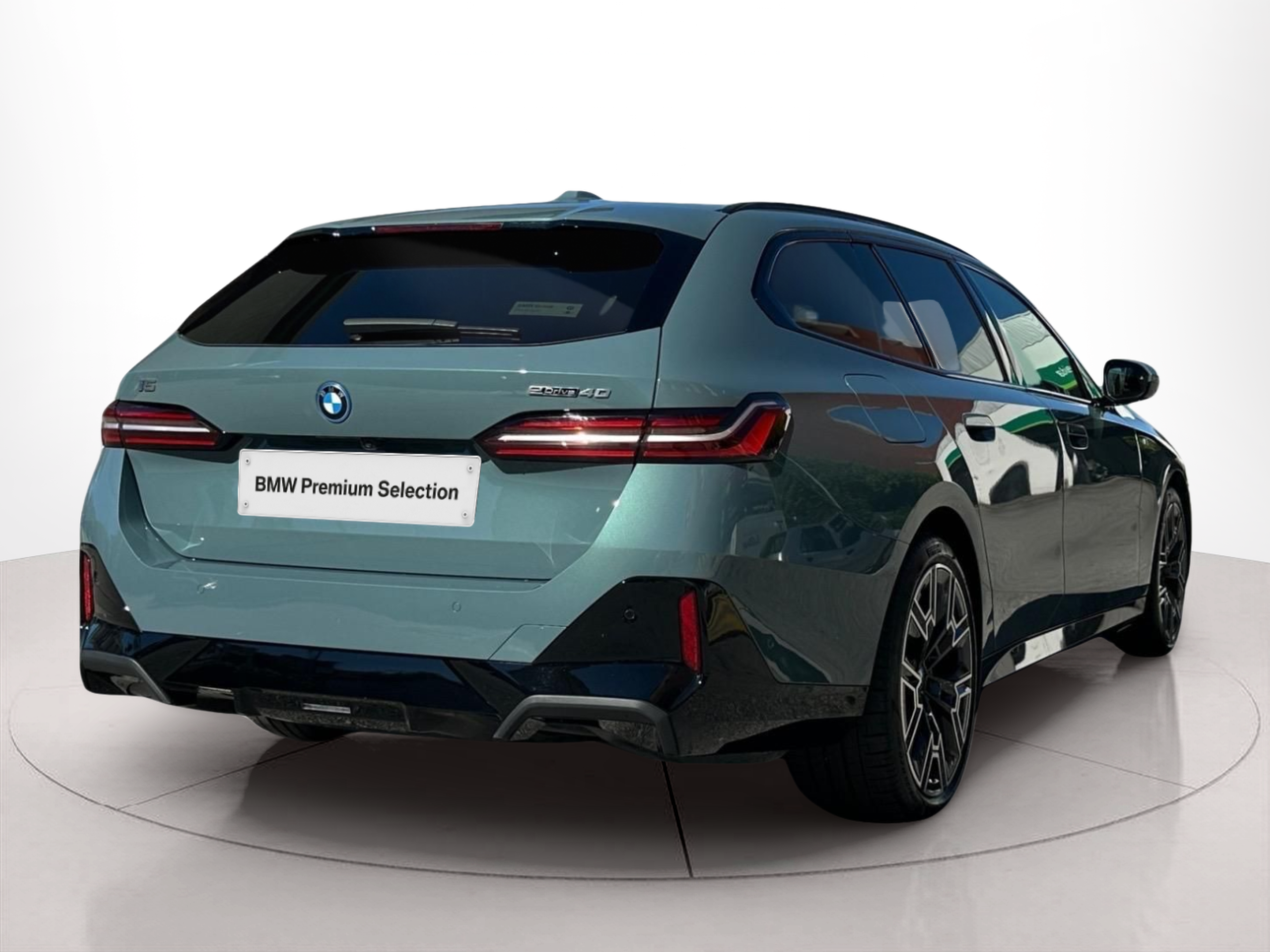 BMW i5 eDrive40 color Verde. Año 2024. 250KW(340CV). Elétrico. En concesionario MCoutinho - Vila Real de Vila Real