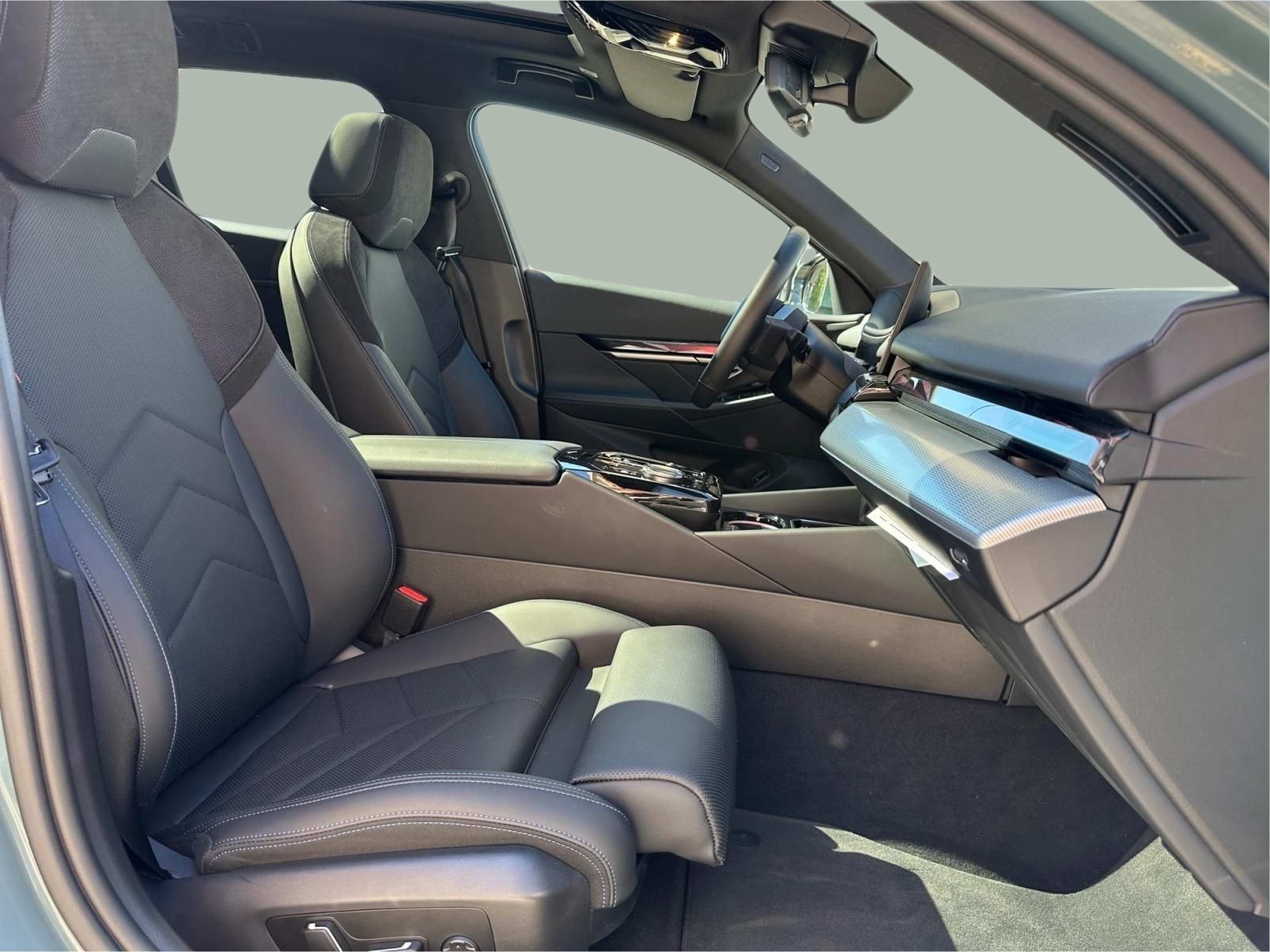 BMW i5 eDrive40 color Verde. Año 2024. 250KW(340CV). Elétrico. En concesionario MCoutinho - Vila Real de Vila Real