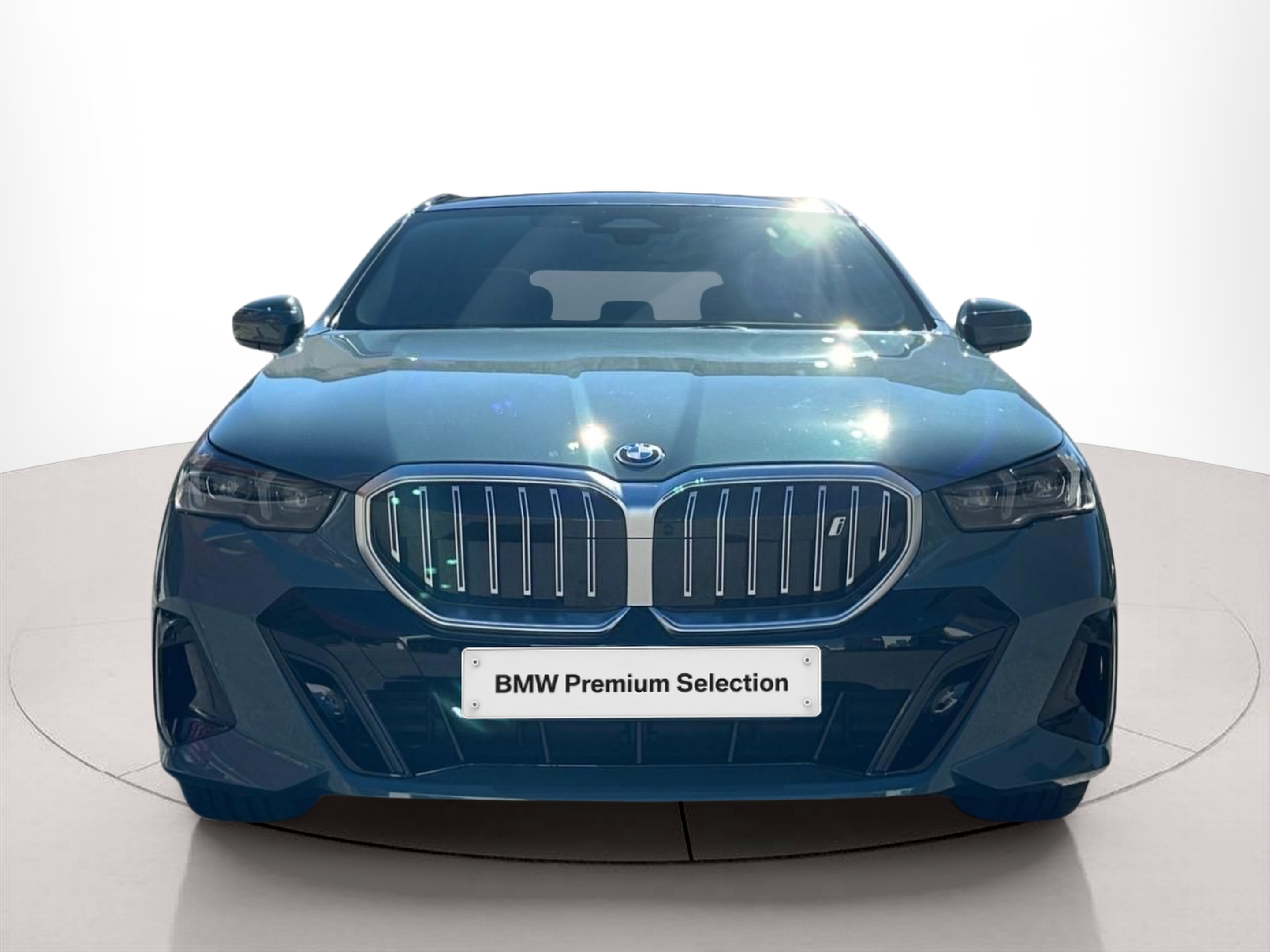 Fotos de BMW i5 eDrive40 color Verde. Año 2024. 250KW(340CV). Elétrico. En concesionario MCoutinho - Vila Real de Vila Real