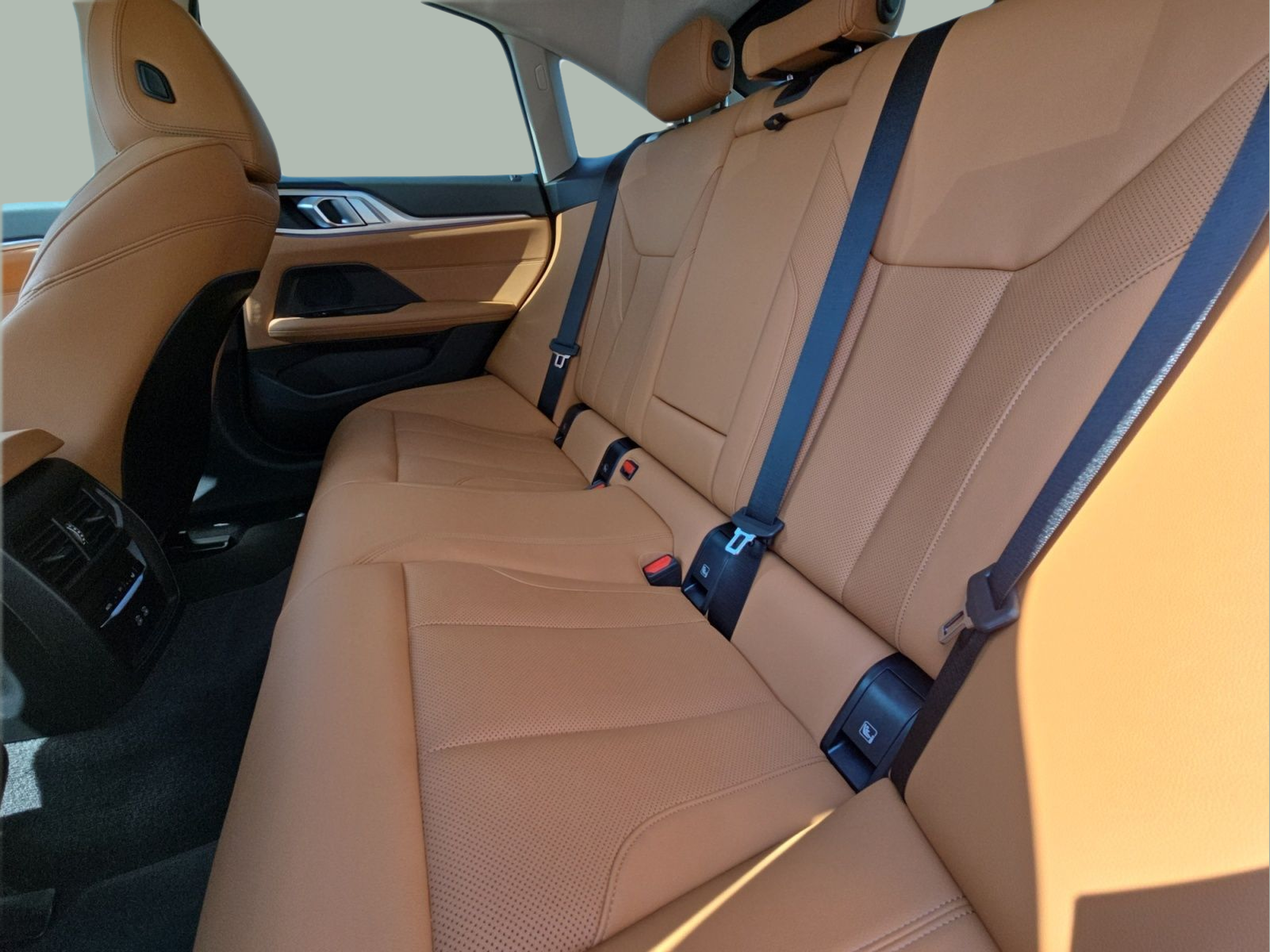 BMW i4 i4 eDrive40 color Gris. Año 2025. 250KW(340CV). Elétrico. En concesionario MCoutinho Bomcar Leiria de Leiria