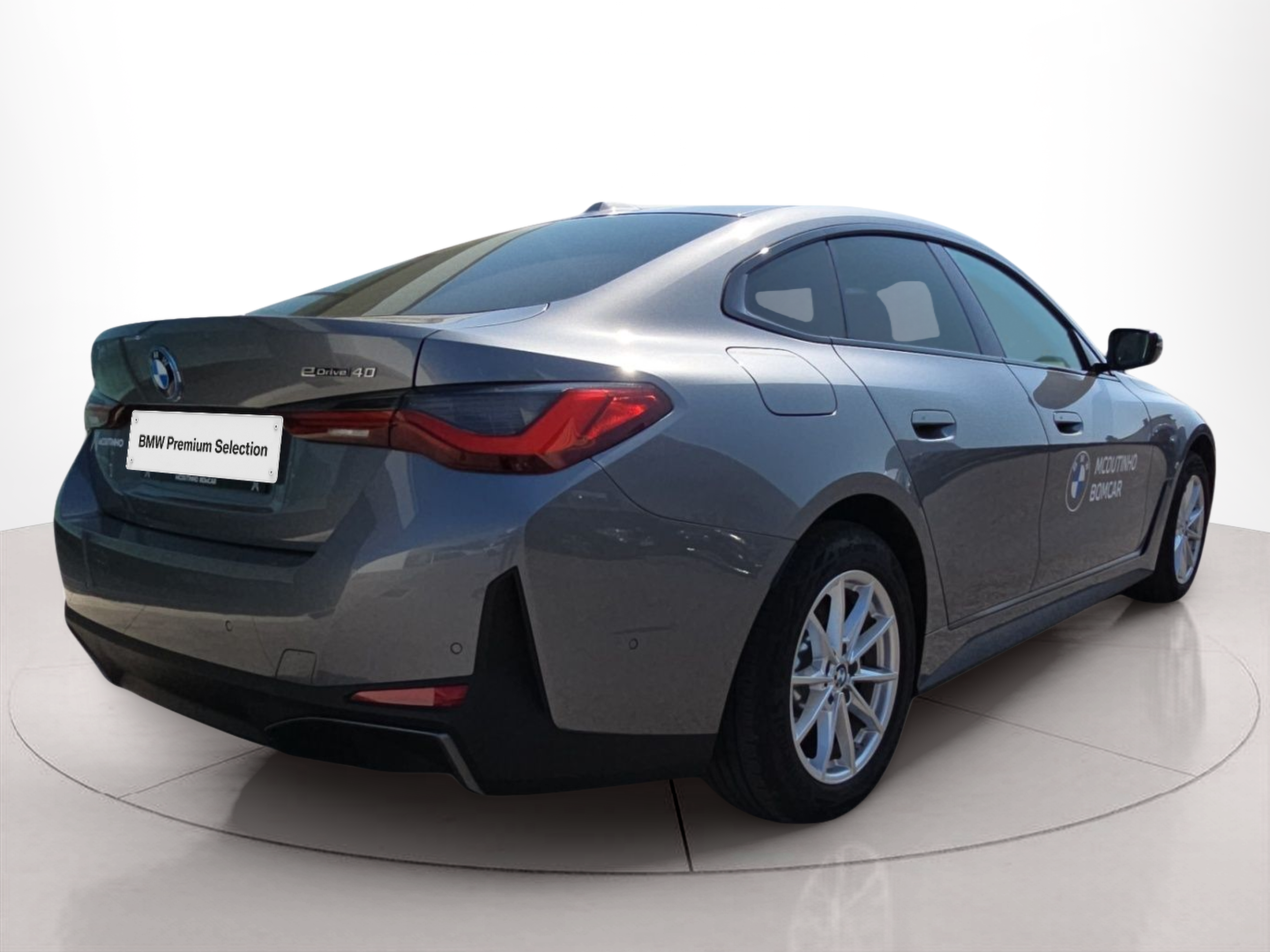 BMW i4 i4 eDrive40 color Gris. Año 2025. 250KW(340CV). Elétrico. En concesionario MCoutinho Bomcar Leiria de Leiria