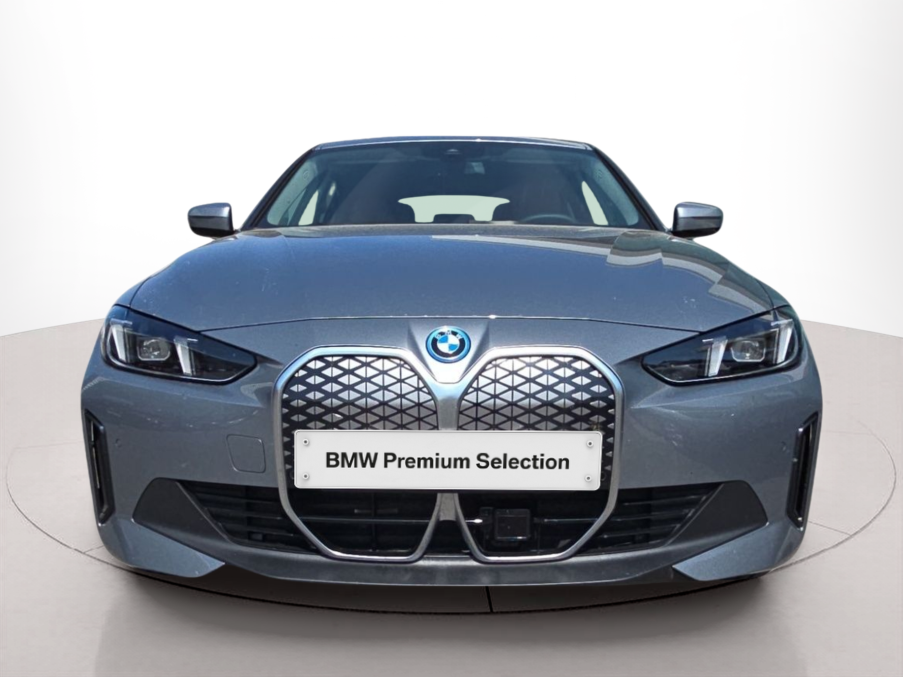 Fotos de BMW i4 i4 eDrive40 color Gris. Año 2025. 250KW(340CV). Elétrico. En concesionario MCoutinho Bomcar Leiria de Leiria