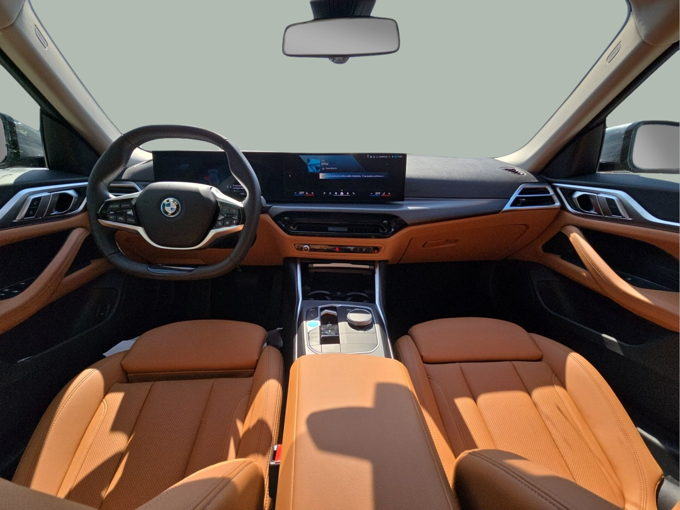 BMW i4 i4 eDrive40 color Gris. Año 2025. 250KW(340CV). Elétrico. En concesionario MCoutinho Bomcar Leiria de Leiria