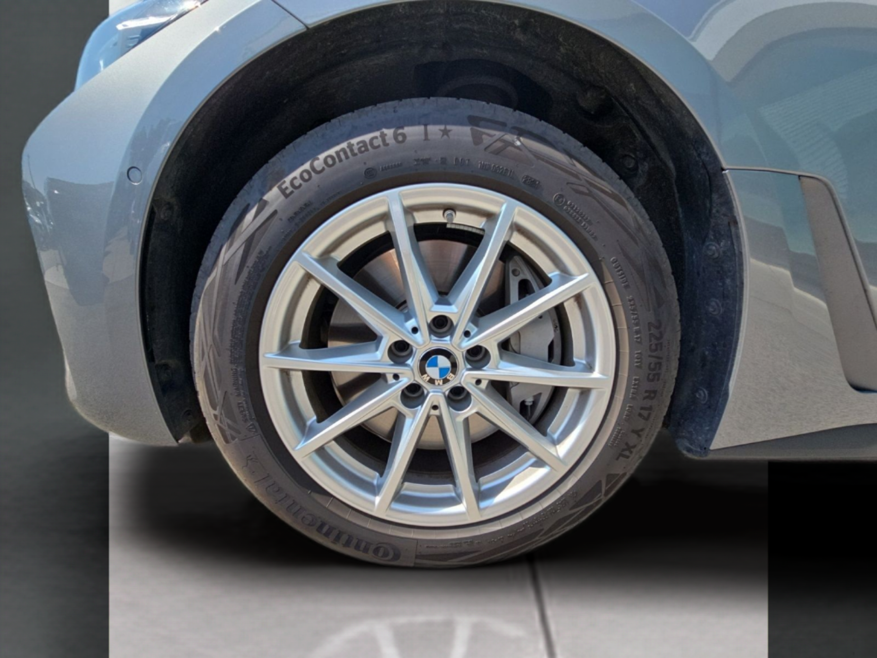 BMW i4 i4 eDrive40 color Gris. Año 2025. 250KW(340CV). Elétrico. En concesionario MCoutinho Bomcar Leiria de Leiria