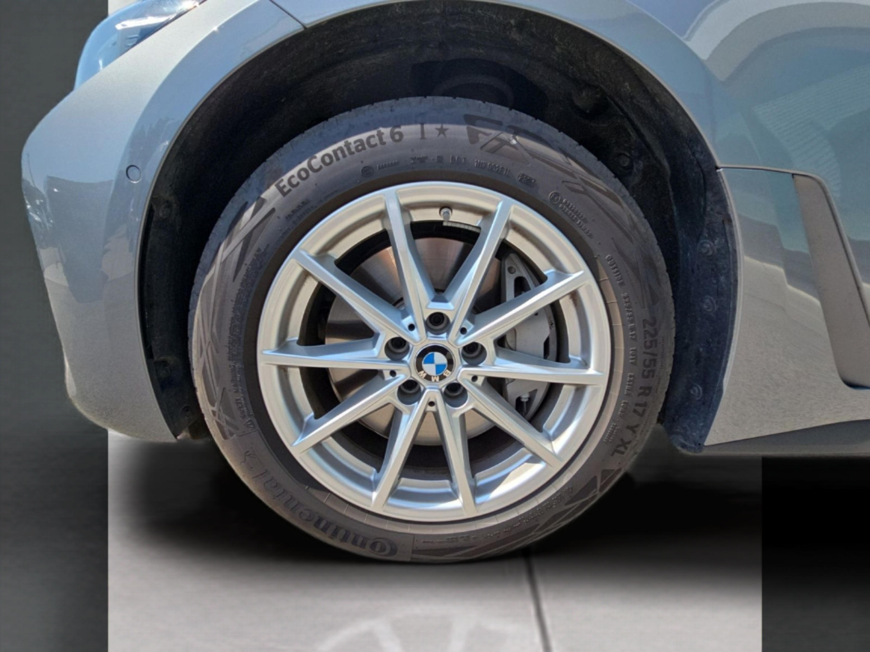 BMW i4 i4 eDrive40 color Gris. Año 2025. 250KW(340CV). Elétrico. En concesionario MCoutinho Bomcar Leiria de Leiria