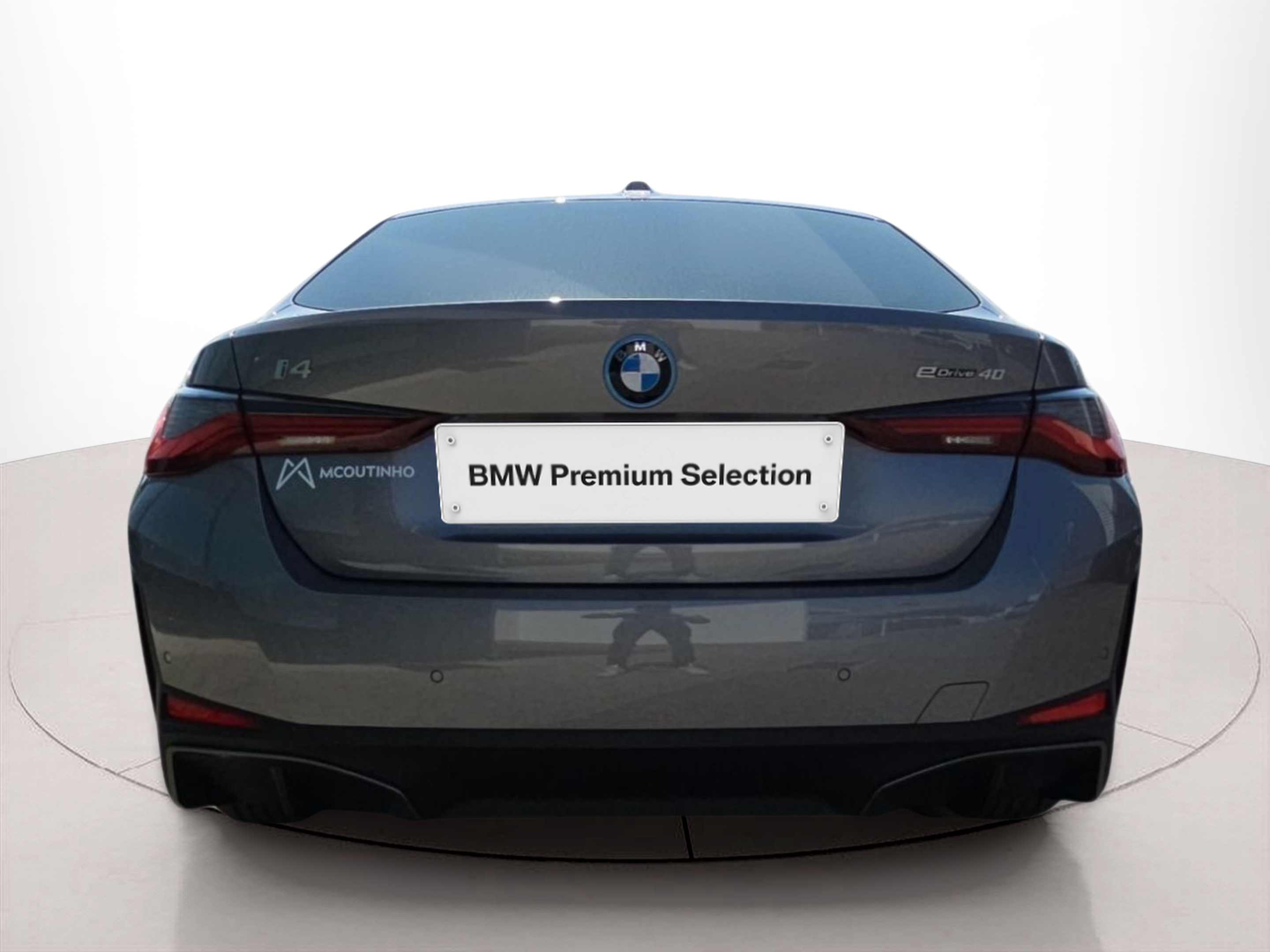 BMW i4 i4 eDrive40 color Gris. Año 2025. 250KW(340CV). Elétrico. En concesionario MCoutinho Bomcar Leiria de Leiria