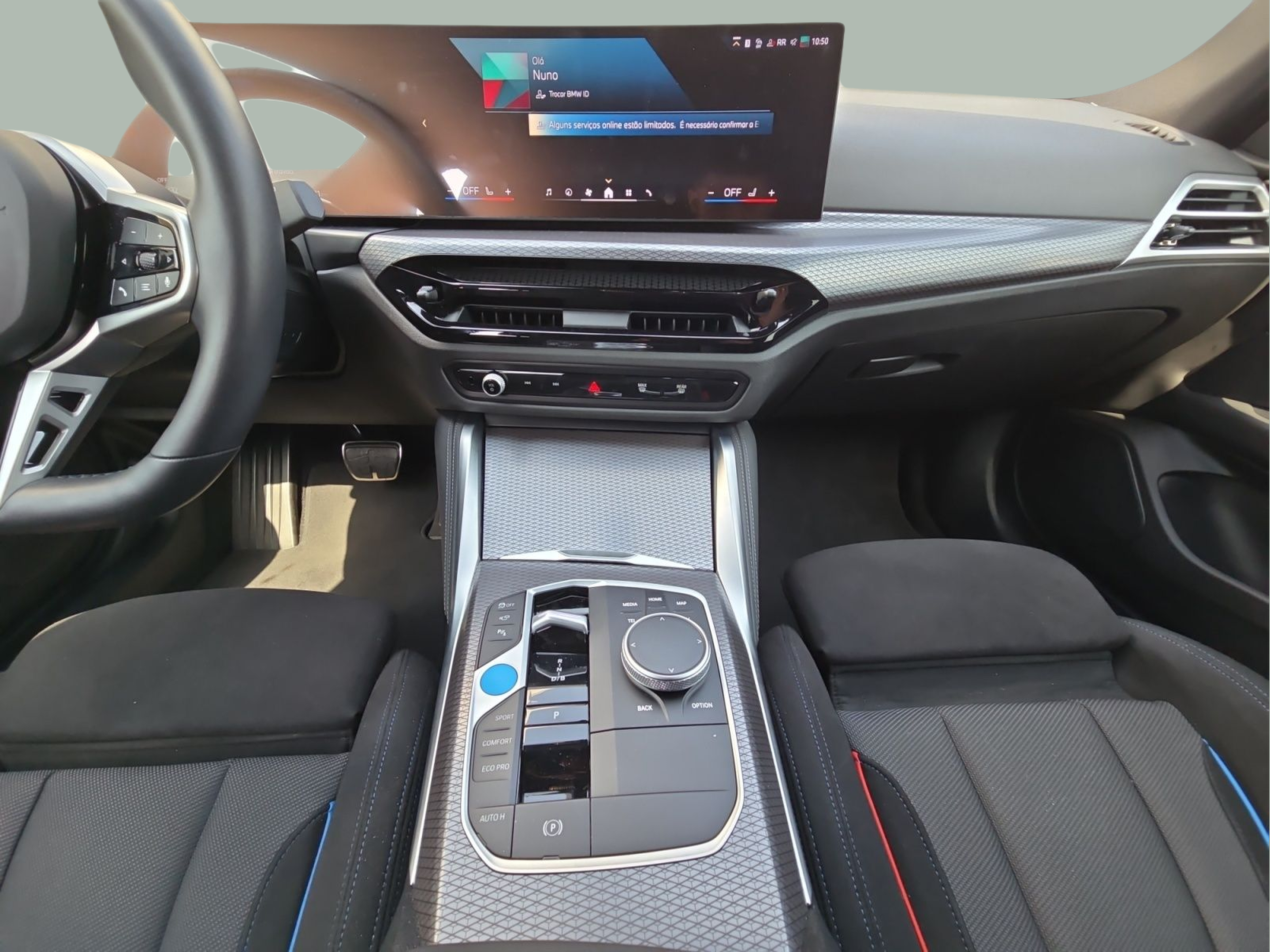 BMW i4 i4 eDrive40 color Azul. Año 2024. 250KW(340CV). Elétrico. En concesionario MCoutinho Bomcar Coimbra de Coimbra