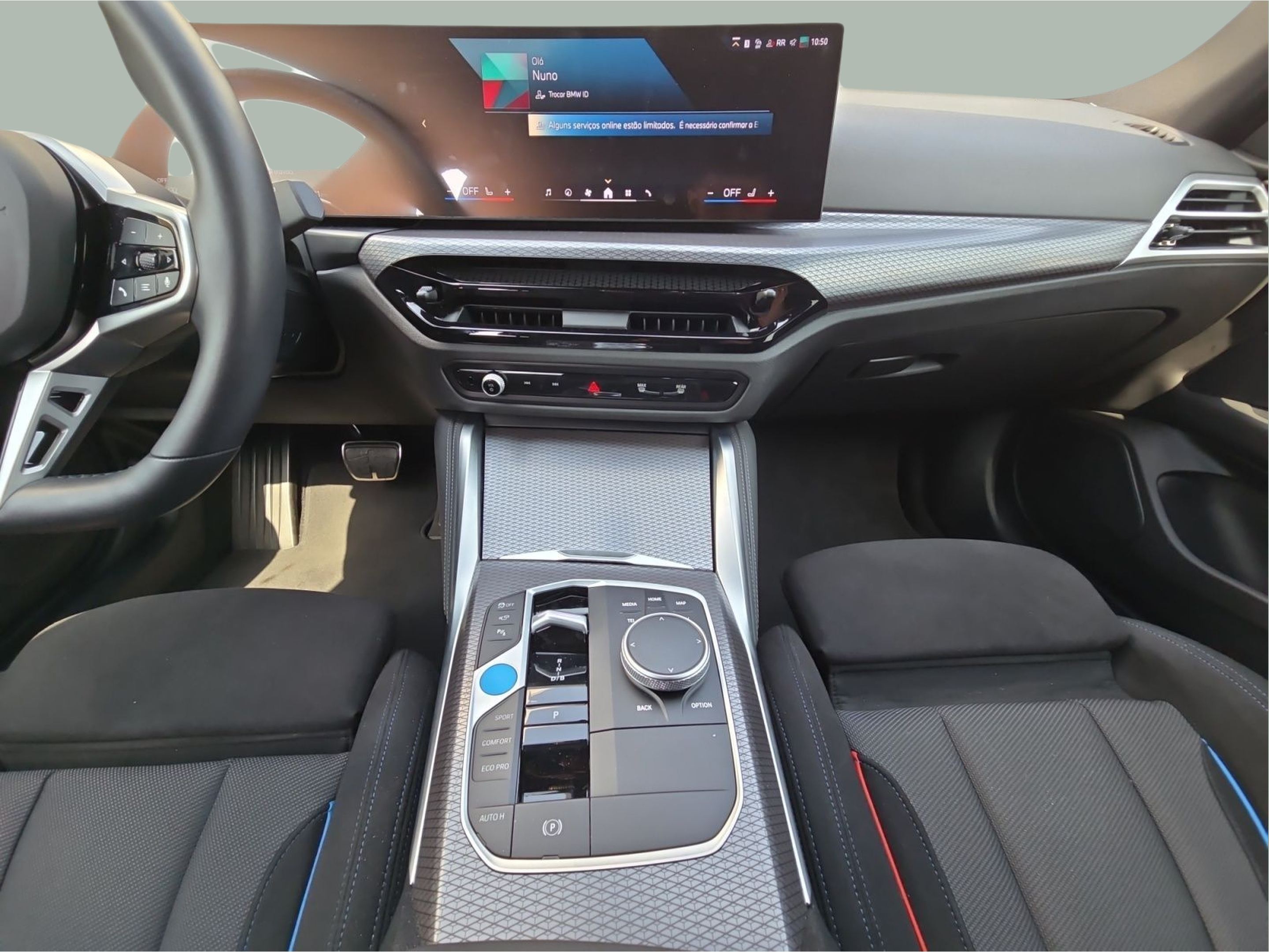 BMW i4 i4 eDrive40 color Azul. Año 2024. 250KW(340CV). Elétrico. En concesionario MCoutinho Bomcar Coimbra de Coimbra