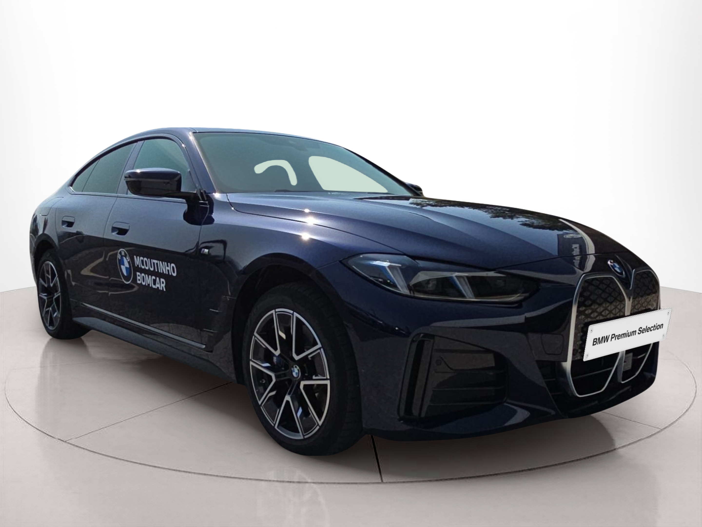 BMW i4 i4 eDrive40 color Azul. Año 2024. 250KW(340CV). Elétrico. En concesionario MCoutinho Bomcar Coimbra de Coimbra