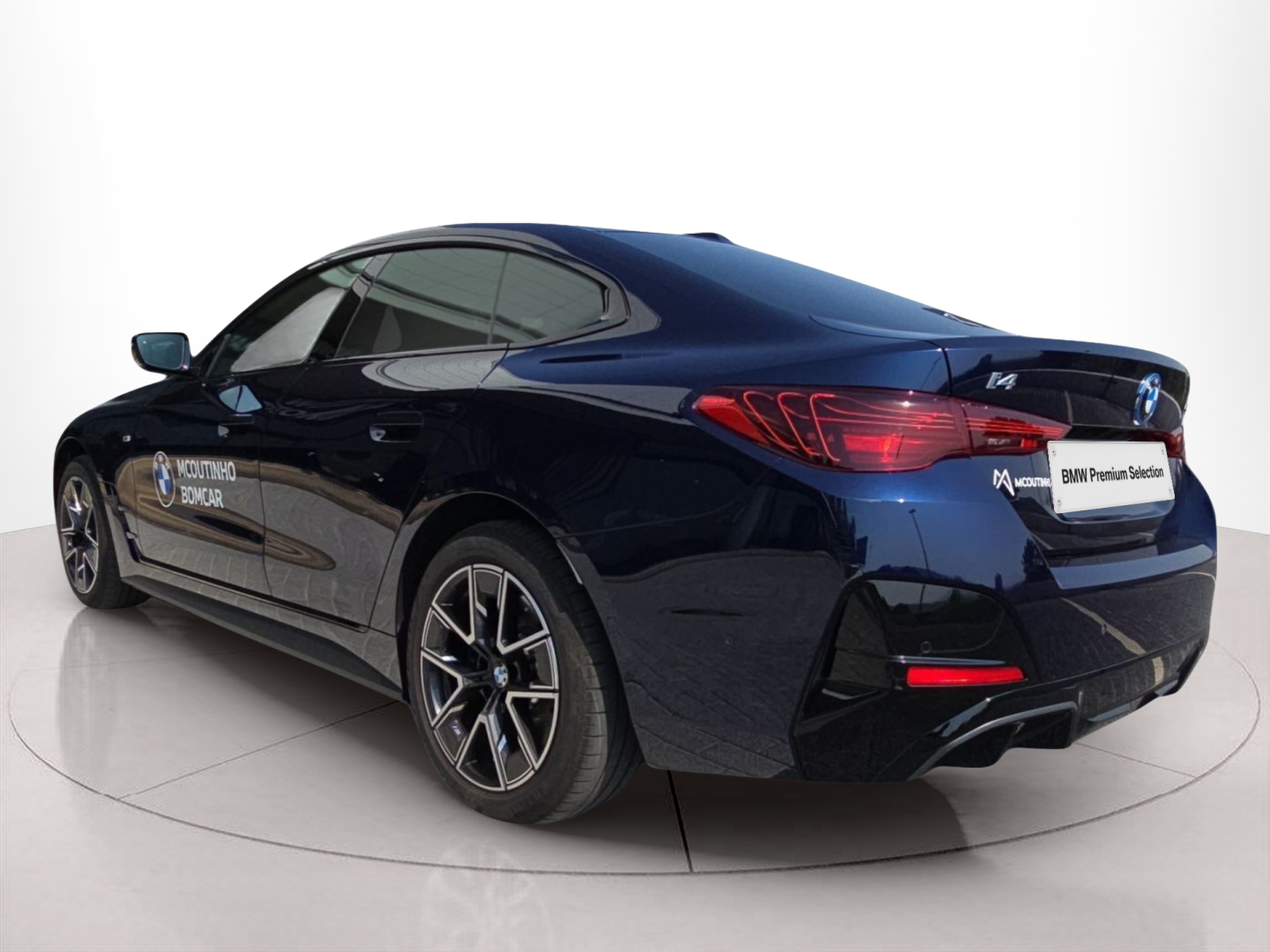 BMW i4 i4 eDrive40 color Azul. Año 2024. 250KW(340CV). Elétrico. En concesionario MCoutinho Bomcar Coimbra de Coimbra