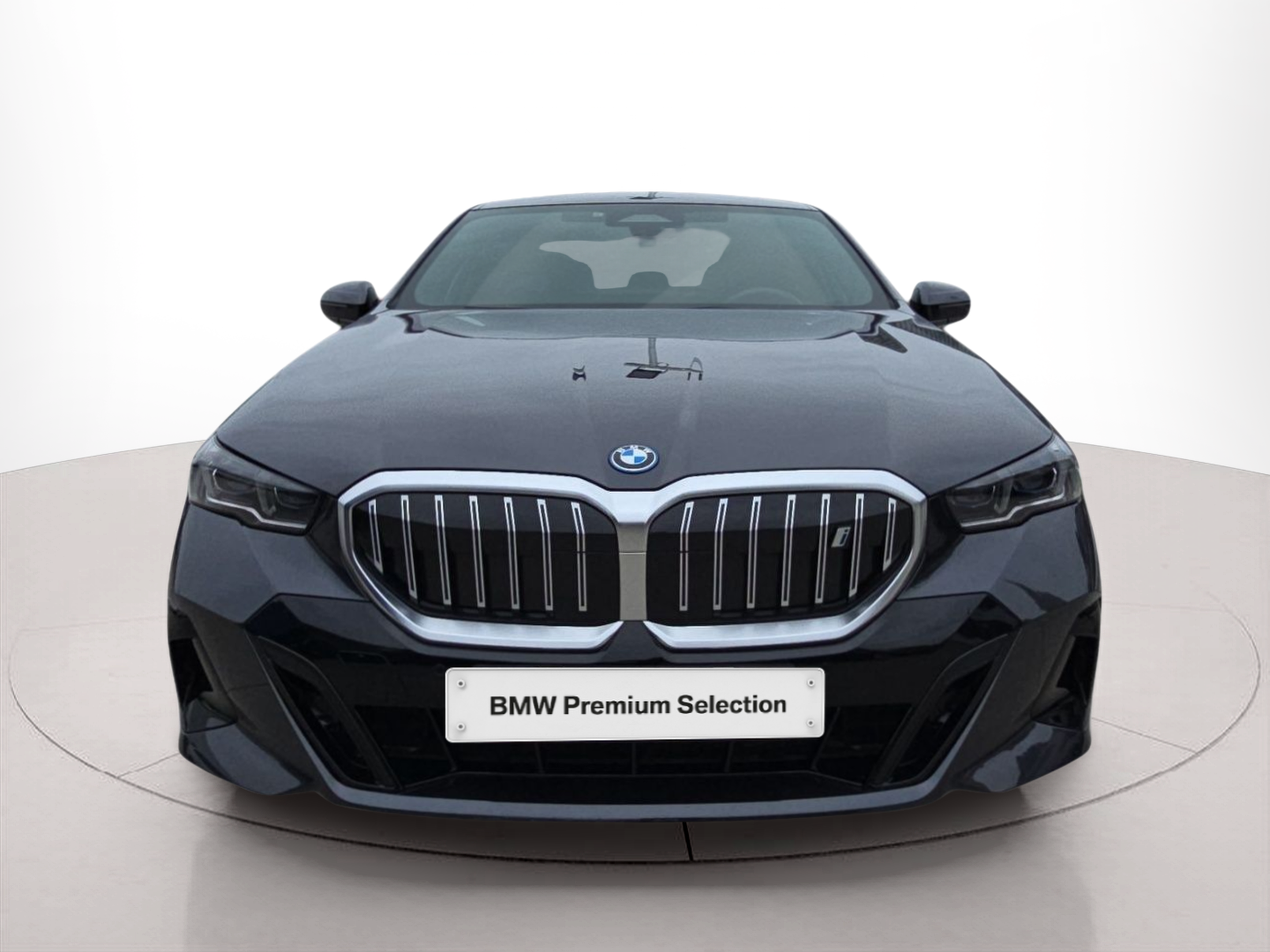 Fotos de BMW i5 eDrive40 color Gris. Año 2024. 250KW(340CV). Elétrico. En concesionario MCoutinho Bomcar Leiria de Leiria