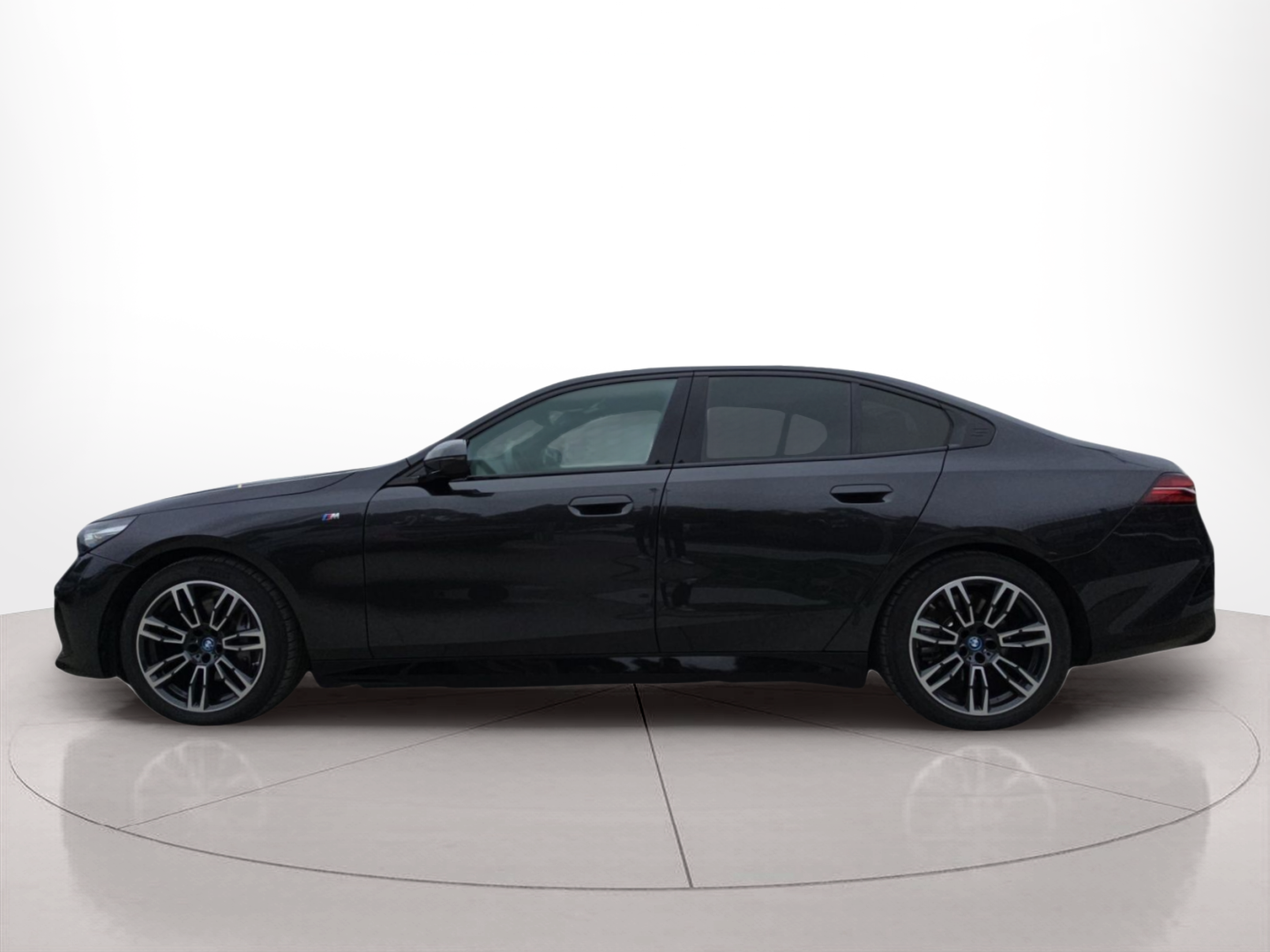 Fotos de BMW i5 eDrive40 color Gris. Año 2024. 250KW(340CV). Elétrico. En concesionario MCoutinho Bomcar Leiria de Leiria