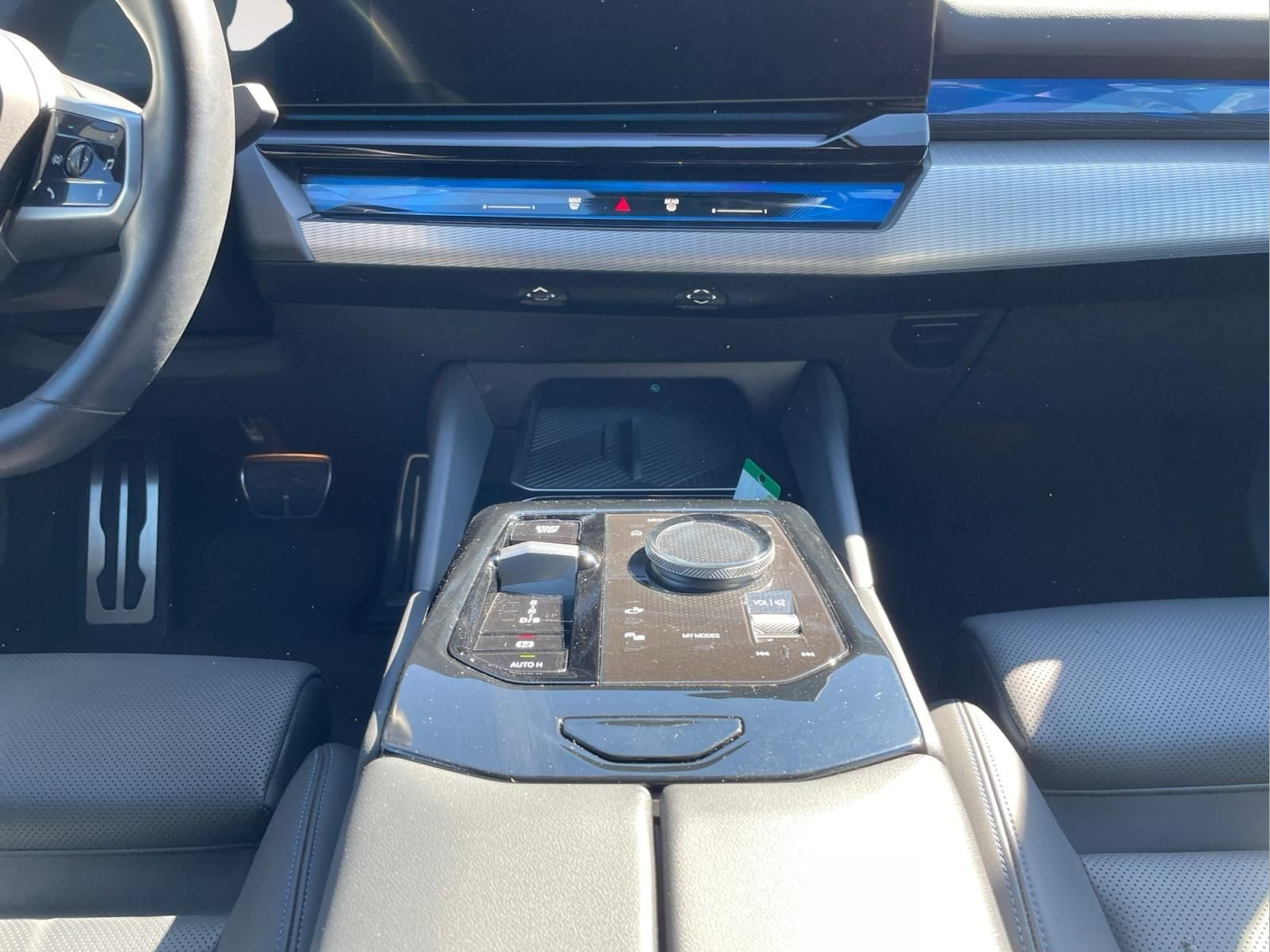 BMW i5 eDrive40 color Gris. Año 2024. 250KW(340CV). Elétrico. En concesionario MCoutinho - Viseu de Viseu