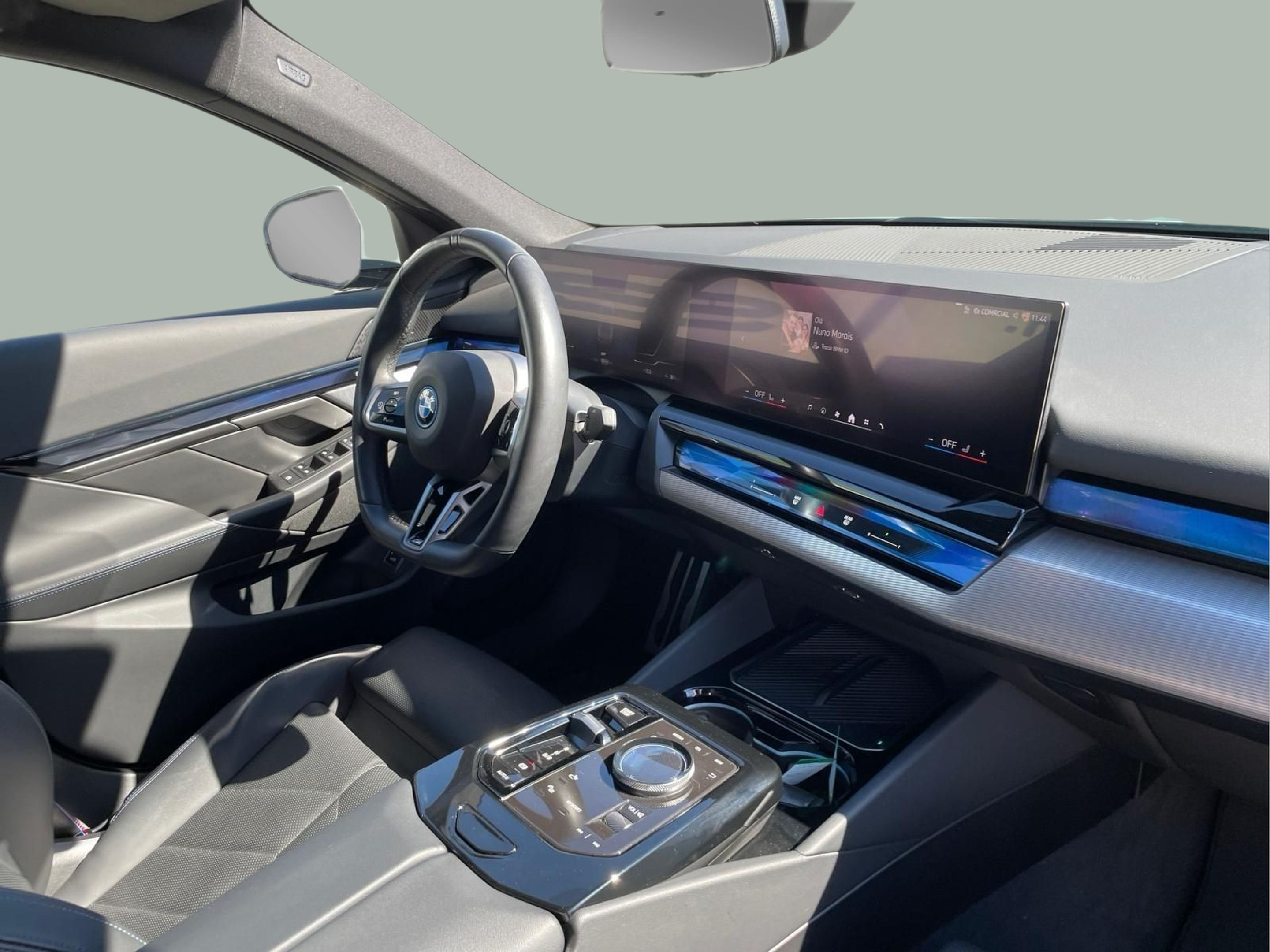 BMW i5 eDrive40 color Gris. Año 2024. 250KW(340CV). Elétrico. En concesionario MCoutinho - Viseu de Viseu