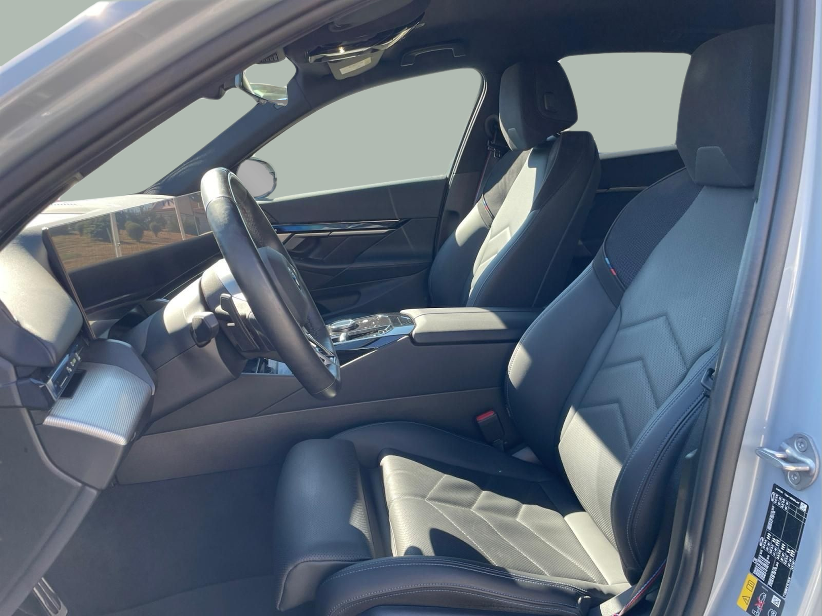 BMW i5 eDrive40 color Gris. Año 2024. 250KW(340CV). Elétrico. En concesionario MCoutinho - Viseu de Viseu