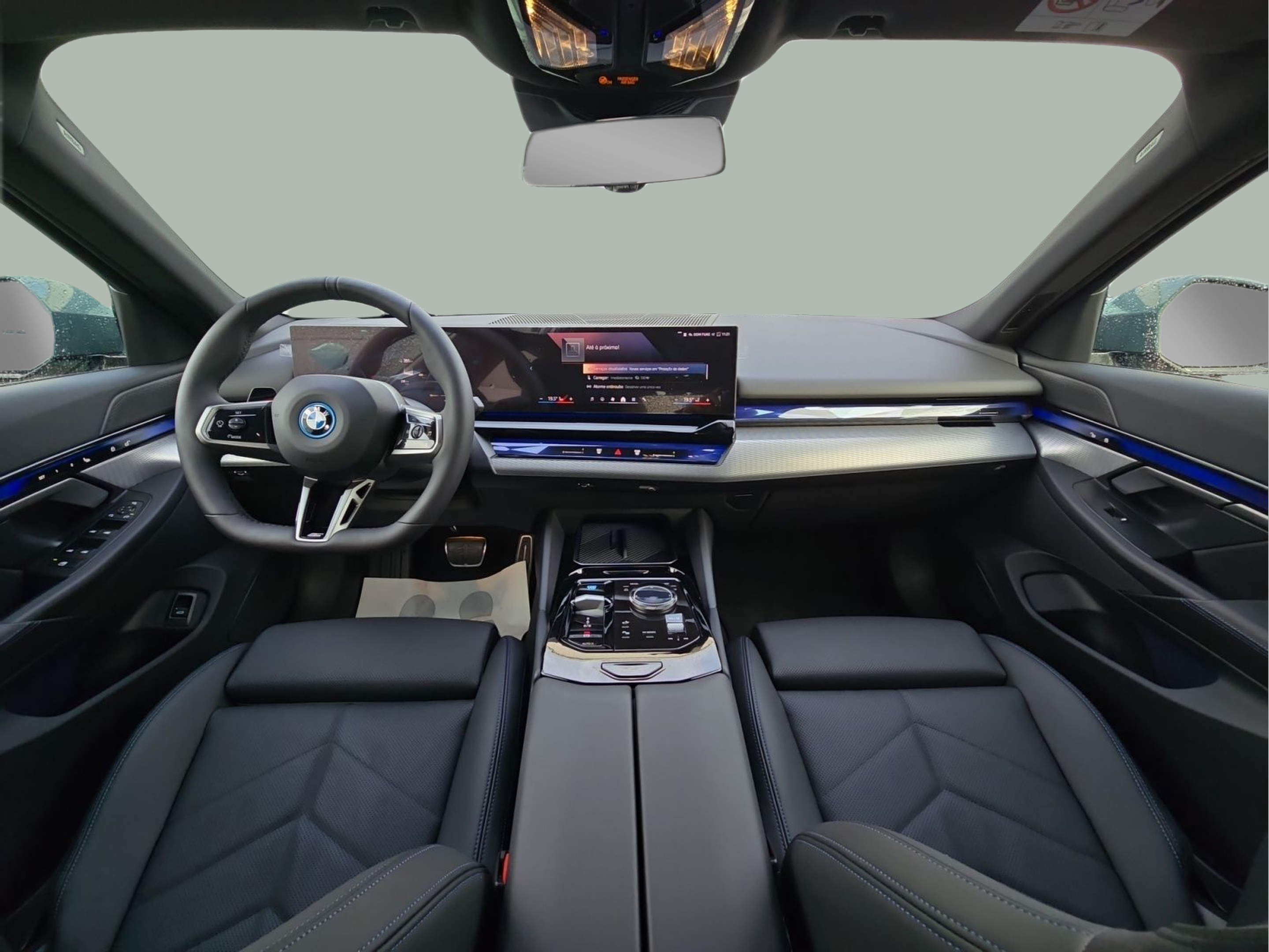 BMW i5 eDrive40 color Verde. Año 2026. 250KW(340CV). Elétrico. En concesionario MCoutinho Bomcar Leiria de Leiria