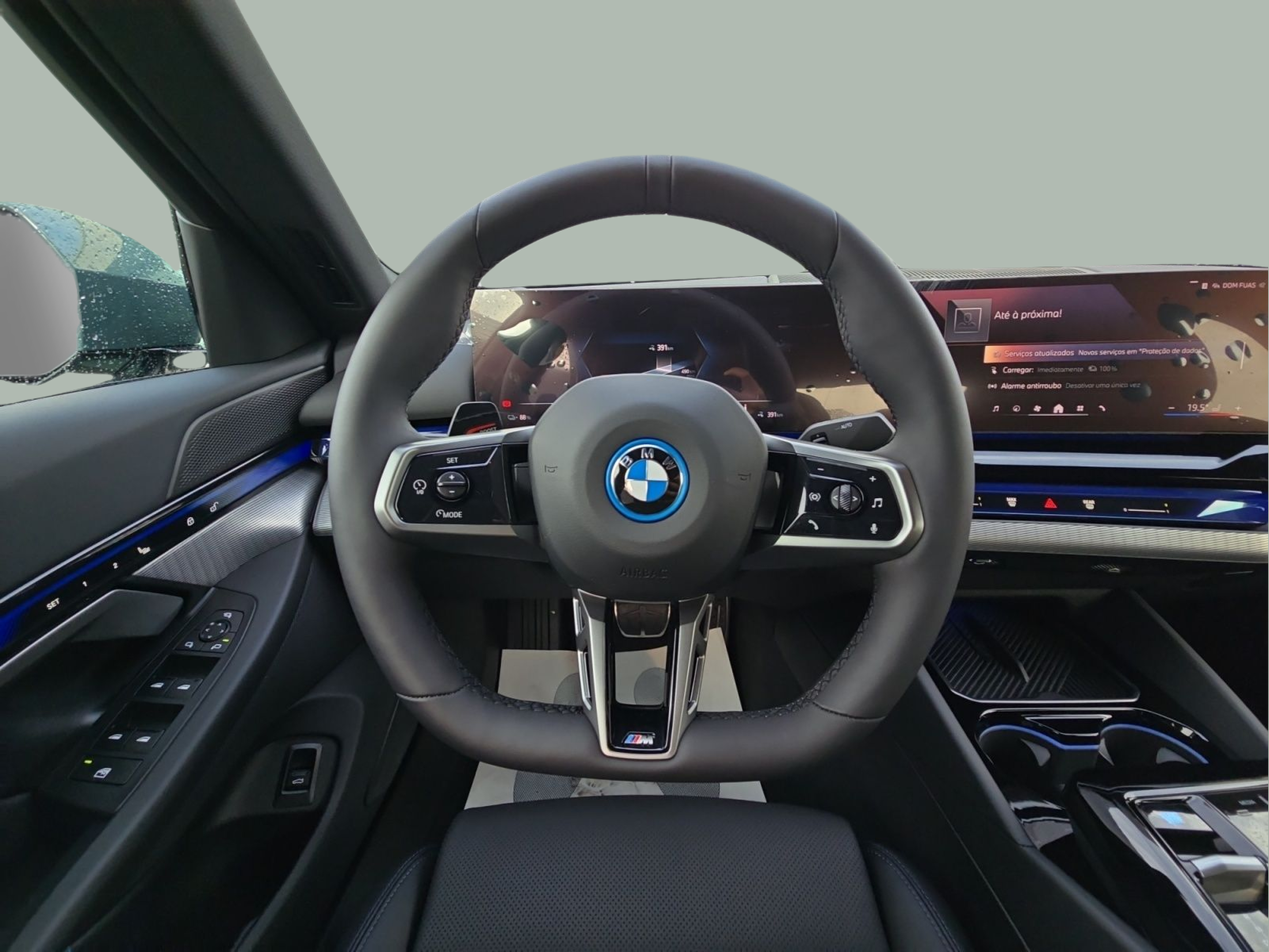 BMW i5 eDrive40 color Verde. Año 2026. 250KW(340CV). Elétrico. En concesionario MCoutinho Bomcar Leiria de Leiria