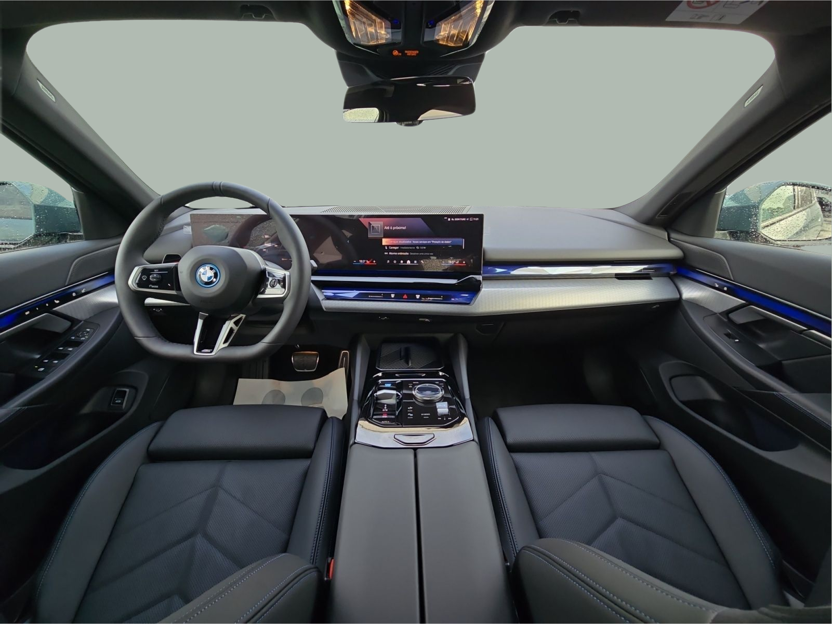 BMW i5 eDrive40 color Verde. Año 2026. 250KW(340CV). Elétrico. En concesionario MCoutinho Bomcar Leiria de Leiria