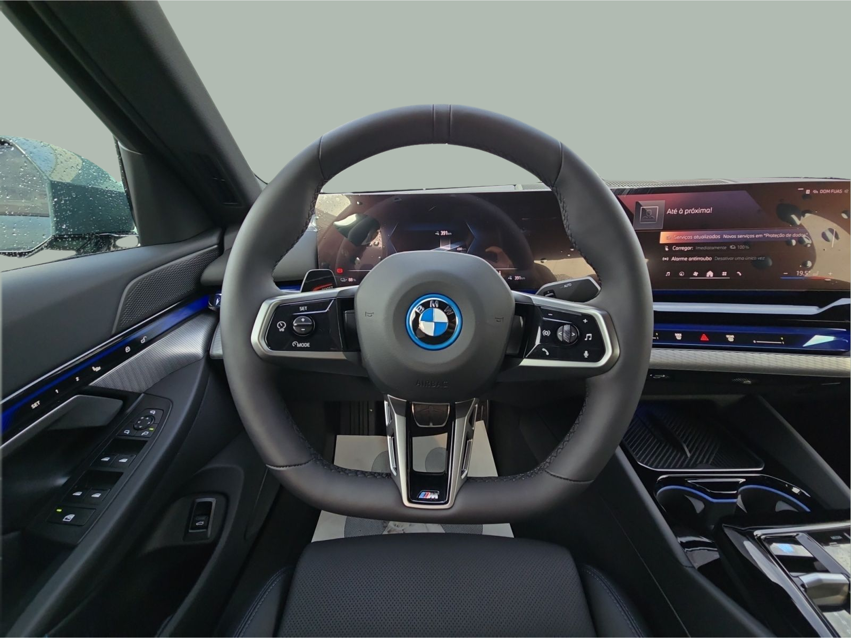 BMW i5 eDrive40 color Verde. Año 2026. 250KW(340CV). Elétrico. En concesionario MCoutinho Bomcar Leiria de Leiria