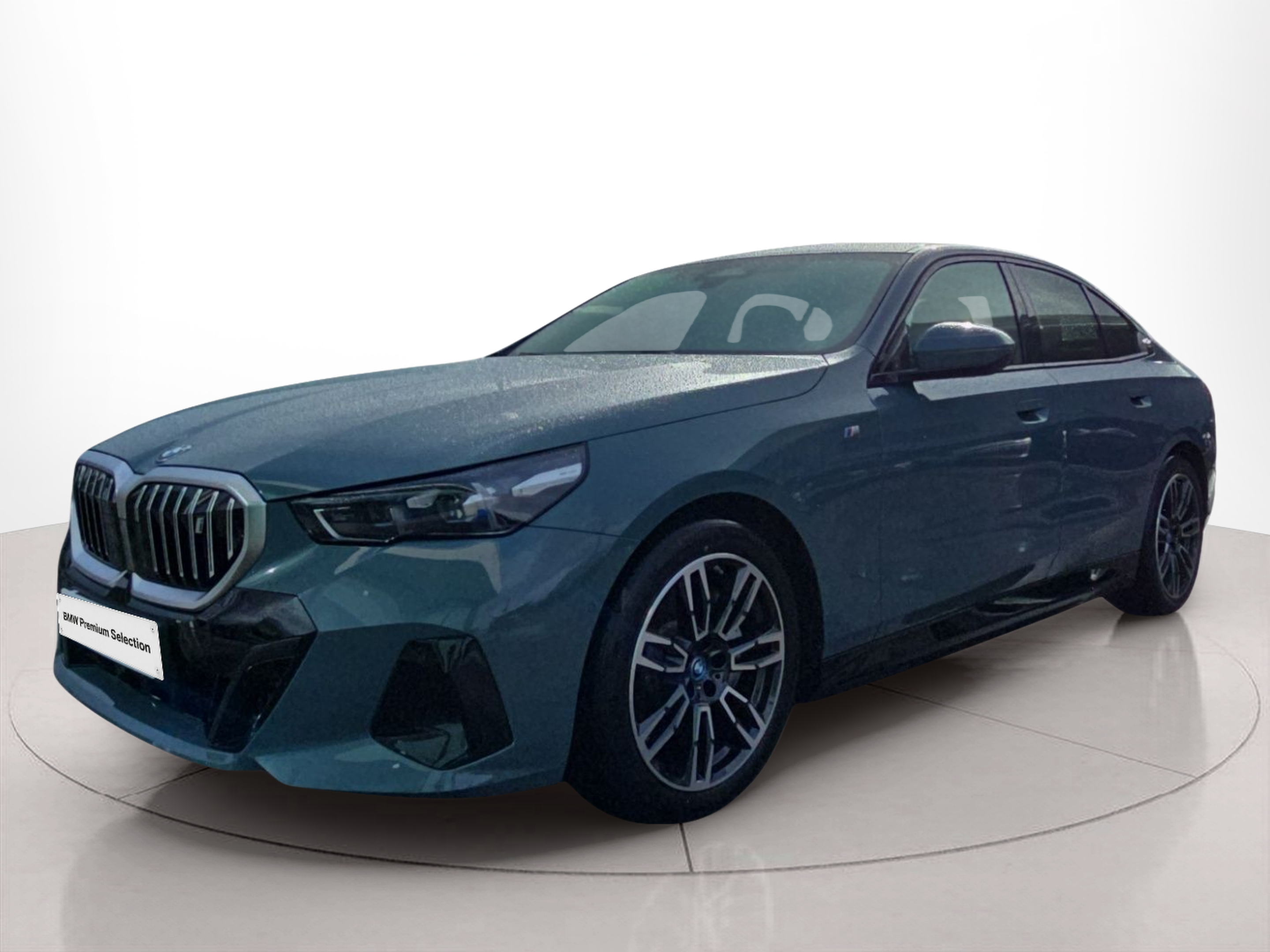 Fotos de BMW i5 eDrive40 color Verde. Año 2026. 250KW(340CV). Elétrico. En concesionario MCoutinho Bomcar Leiria de Leiria