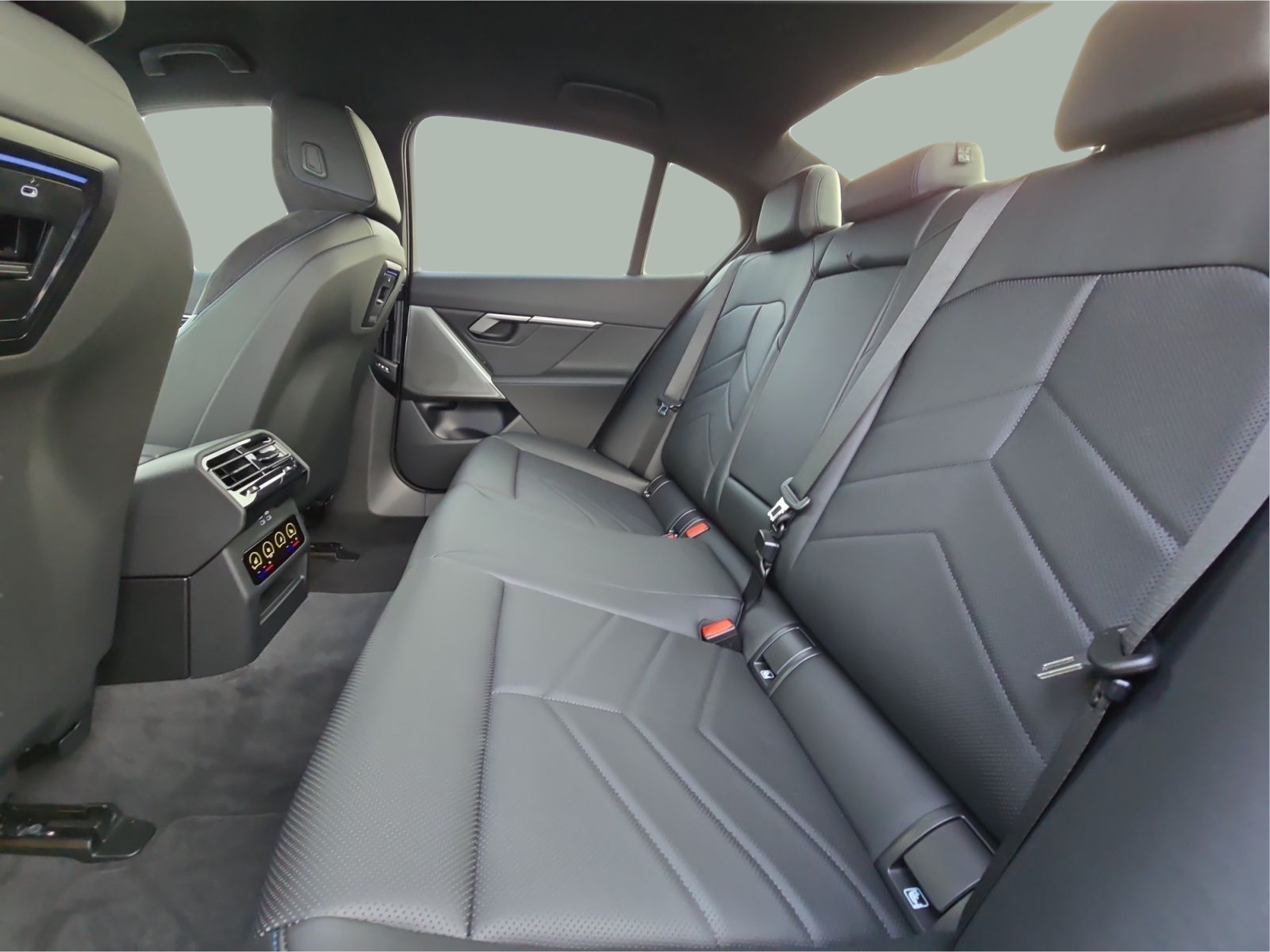 BMW i5 eDrive40 color Verde. Año 2026. 250KW(340CV). Elétrico. En concesionario MCoutinho Bomcar Leiria de Leiria