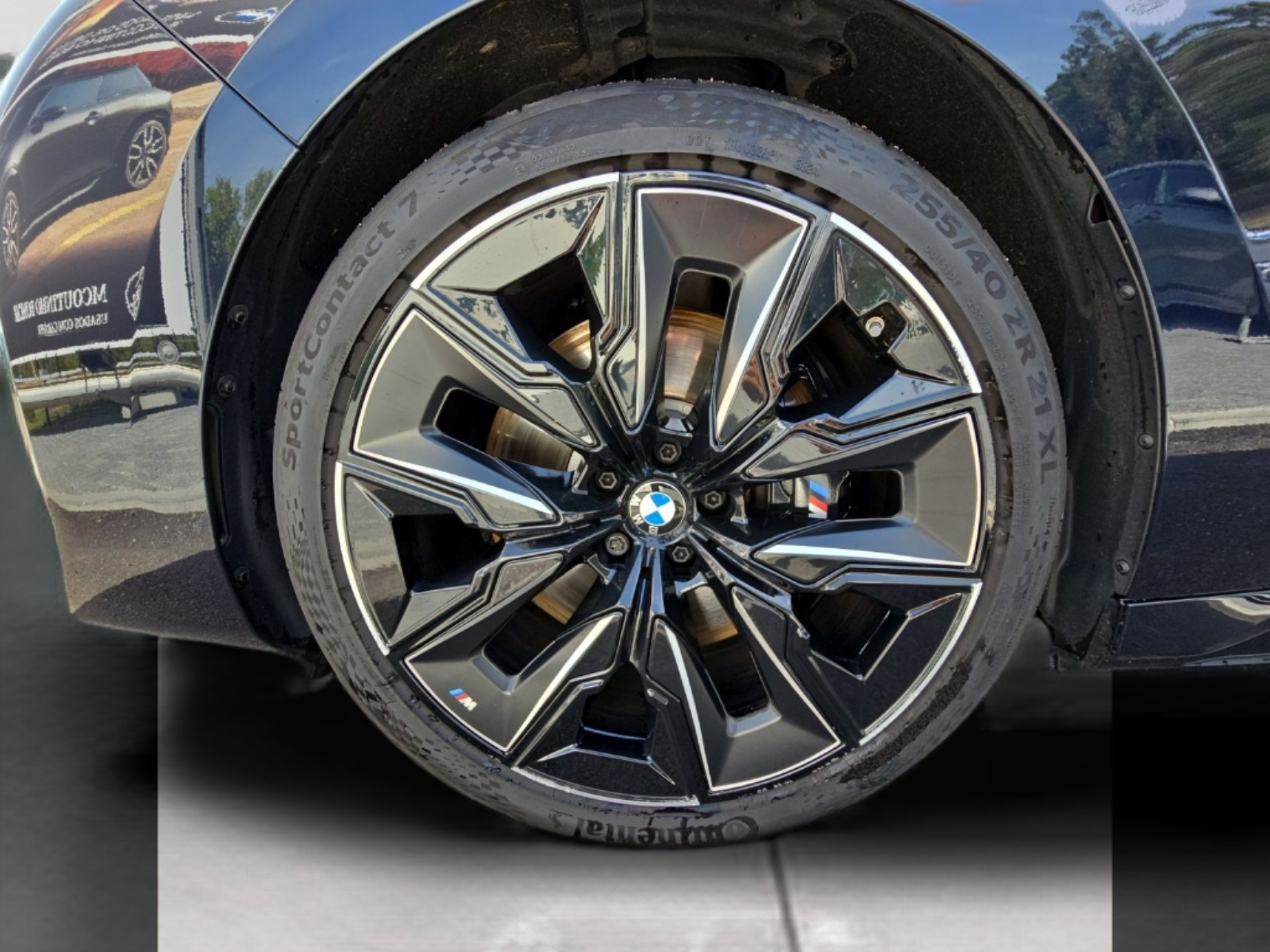 BMW I7 xDrive50 color Negro. Año 2024. 335KW(455CV). Elétrico. En concesionario MCoutinho Bomcar Coimbra de Coimbra