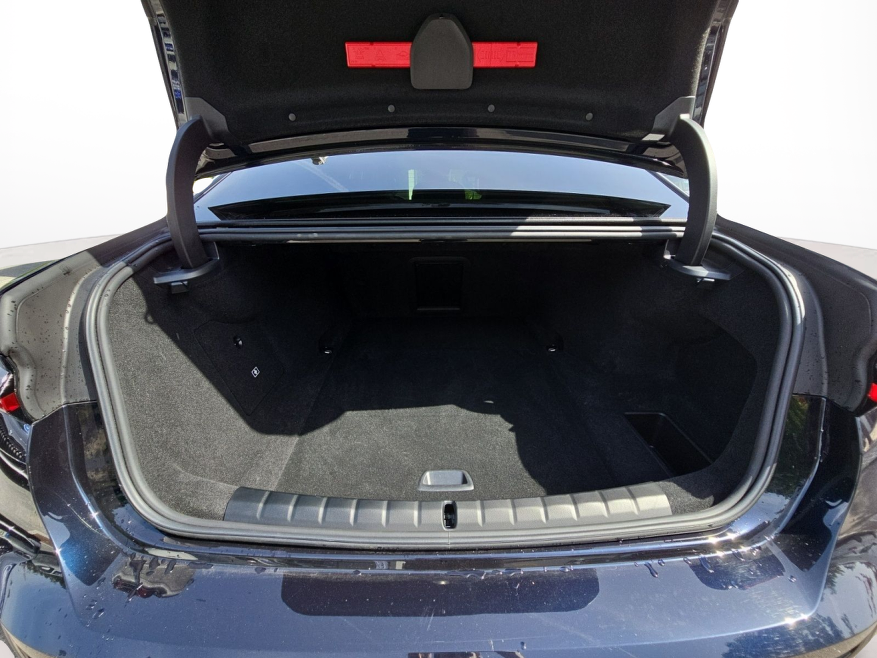 BMW I7 xDrive50 color Negro. Año 2024. 335KW(455CV). Elétrico. En concesionario MCoutinho Bomcar Coimbra de Coimbra