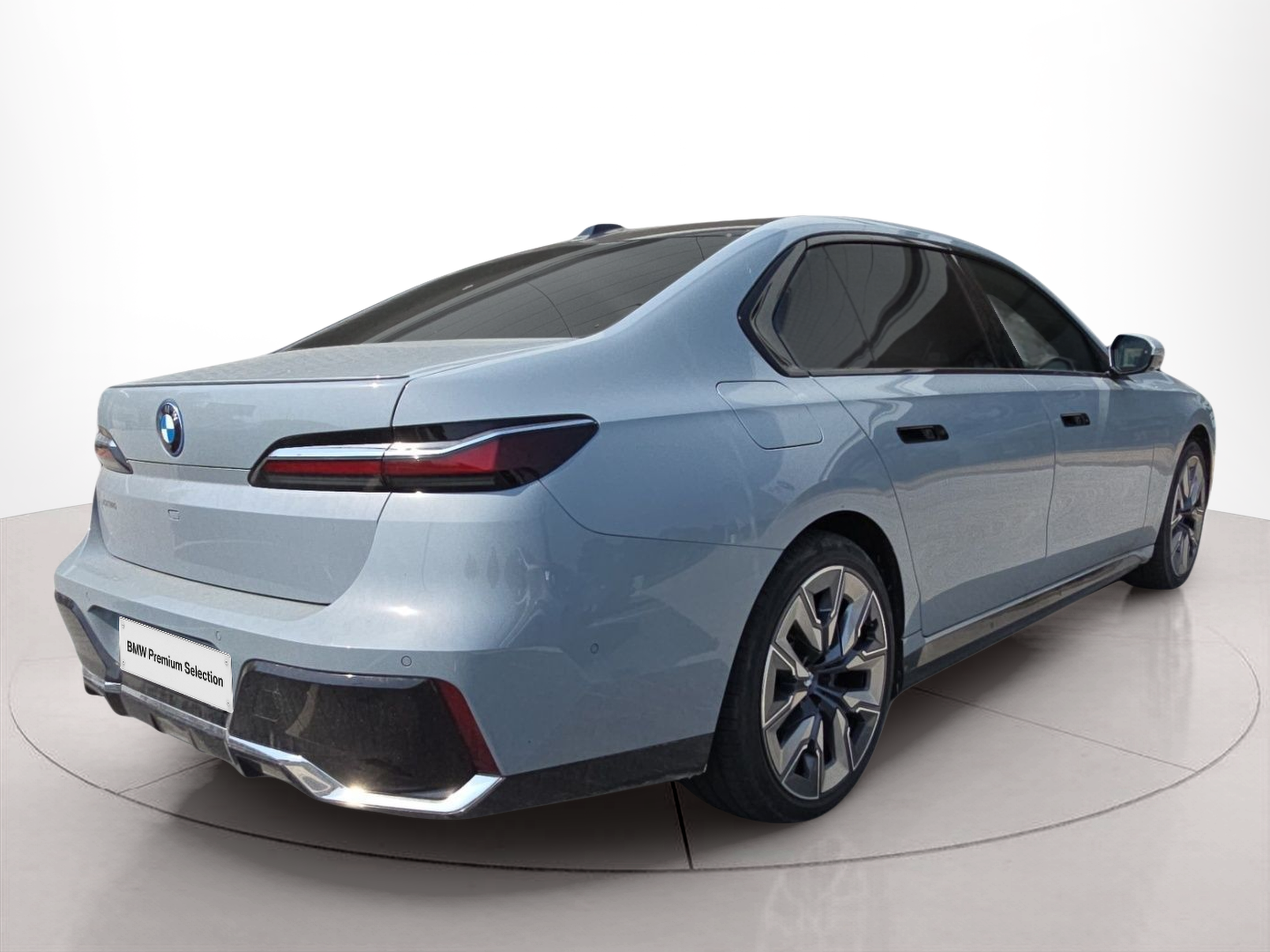 BMW I7 xDrive60 color Gris. Año 2025. 400KW(544CV). Elétrico. En concesionario MCoutinho Bomcar Coimbra de Coimbra