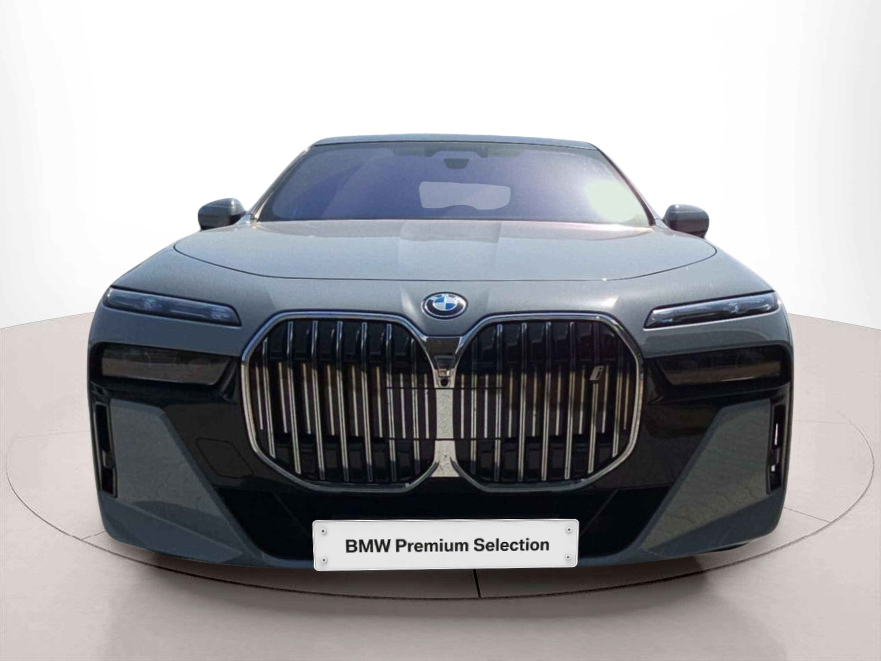 Fotos de BMW I7 xDrive60 color Gris. Año 2025. 400KW(544CV). Elétrico. En concesionario MCoutinho Bomcar Coimbra de Coimbra