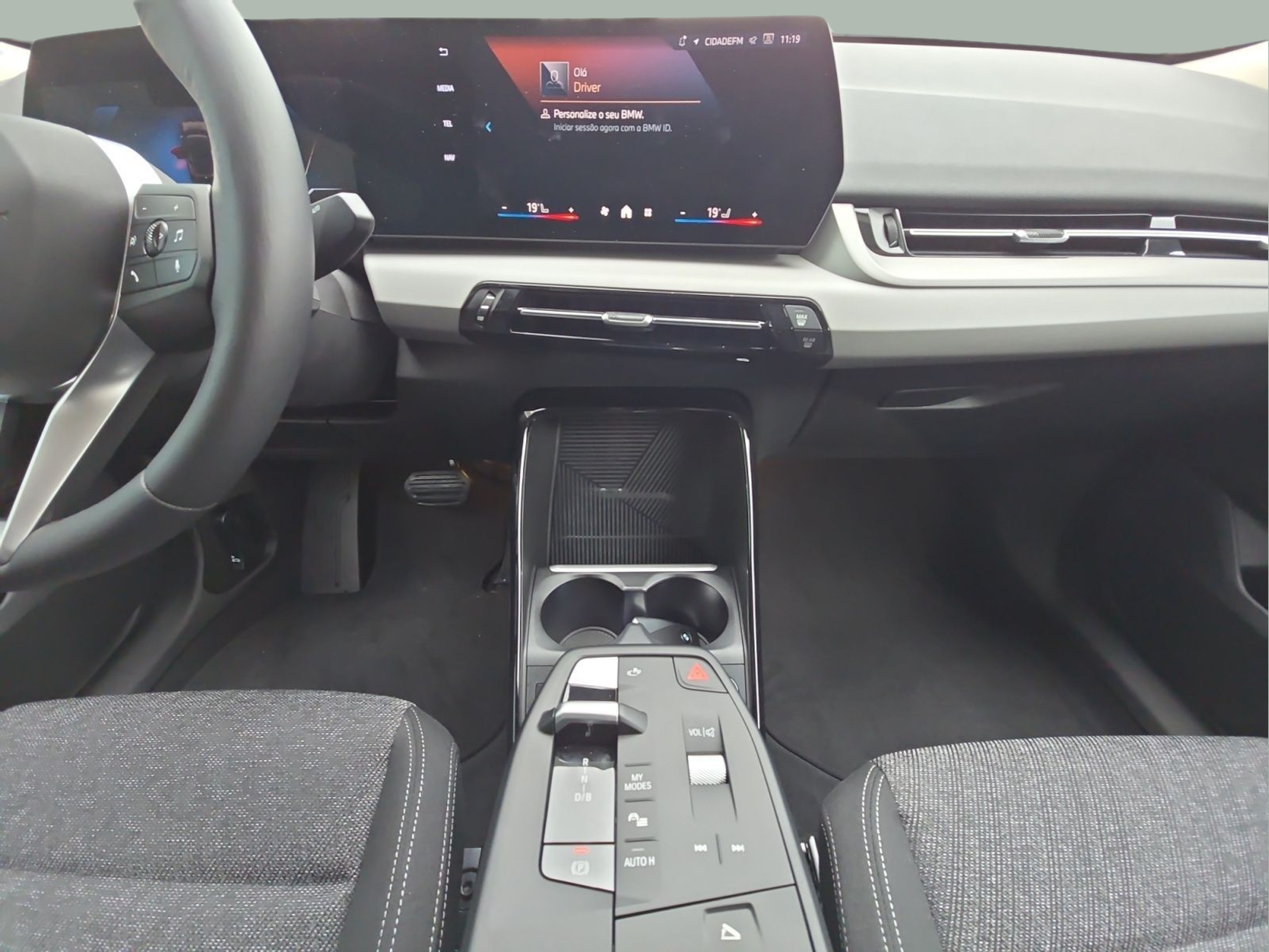 BMW iX2 eDrive20 color Negro. Año 2026. 150KW(204CV). Elétrico. En concesionario MCoutinho Bomcar Leiria de Leiria