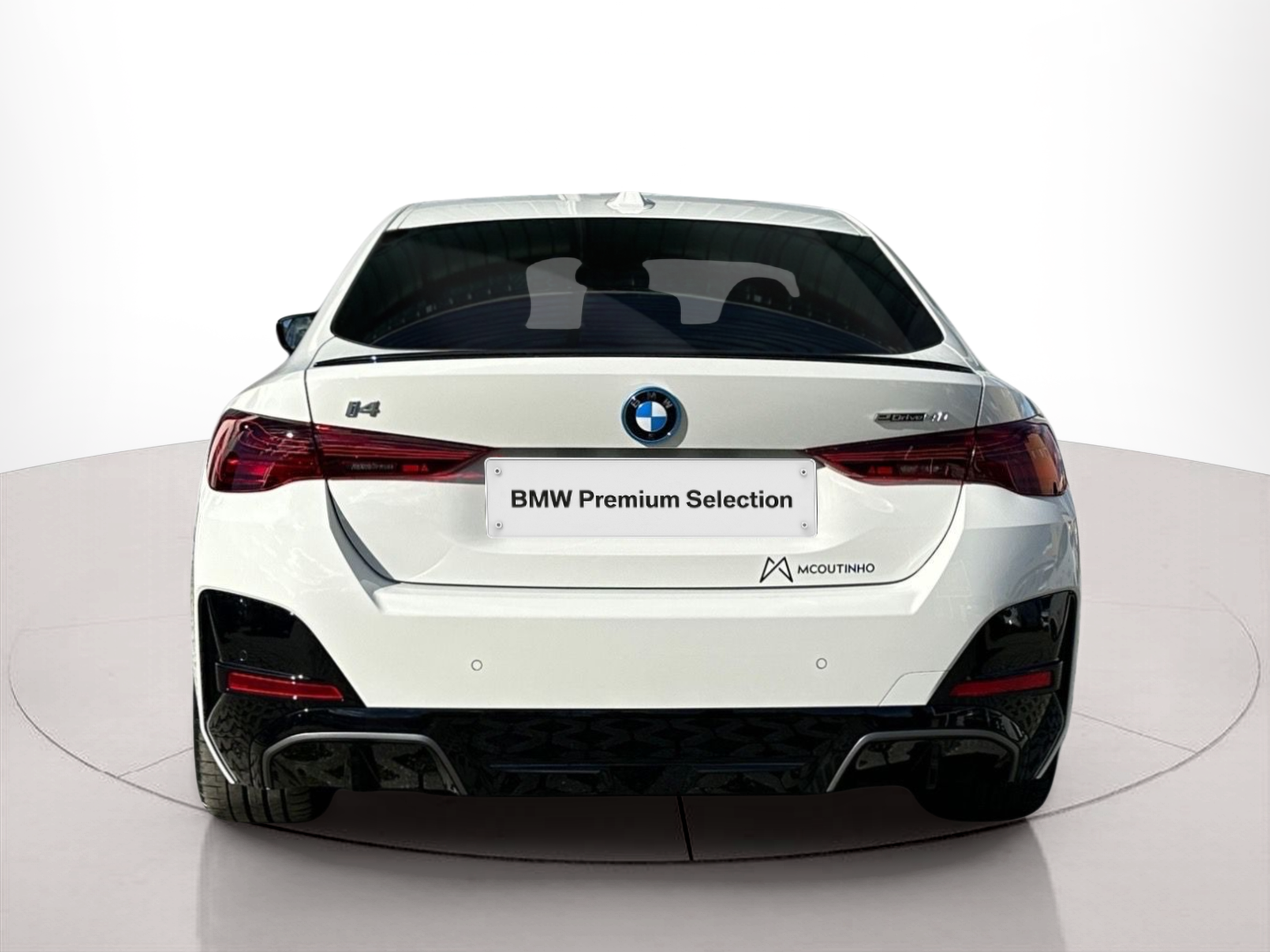 BMW i4 i4 eDrive40 color Blanco. Año 2025. 250KW(340CV). Elétrico. En concesionario MCoutinho - Vila Real de Vila Real