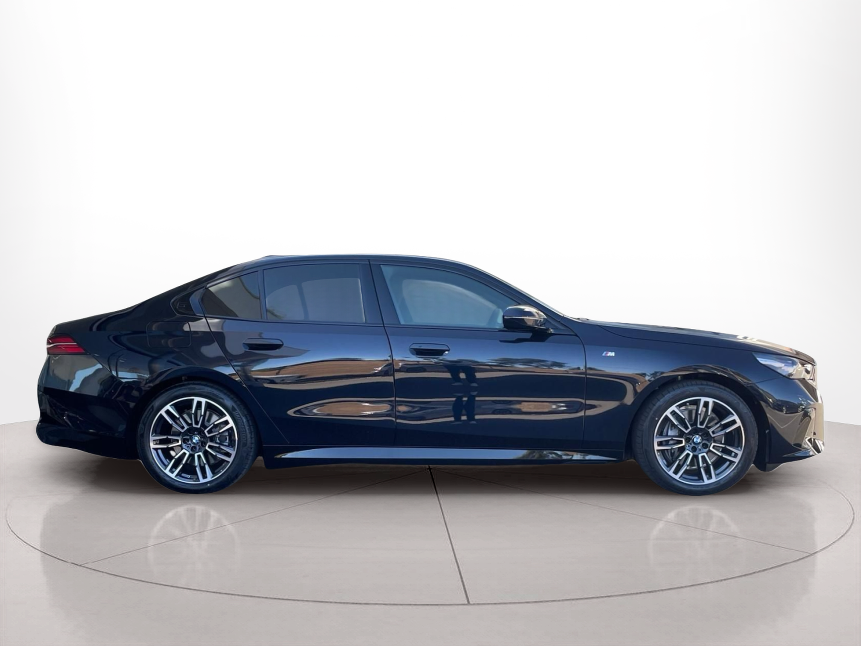 Fotos de BMW i5 eDrive40 color Negro. Año 2025. 250KW(340CV). Elétrico. En concesionario MCoutinho - Viseu de Viseu
