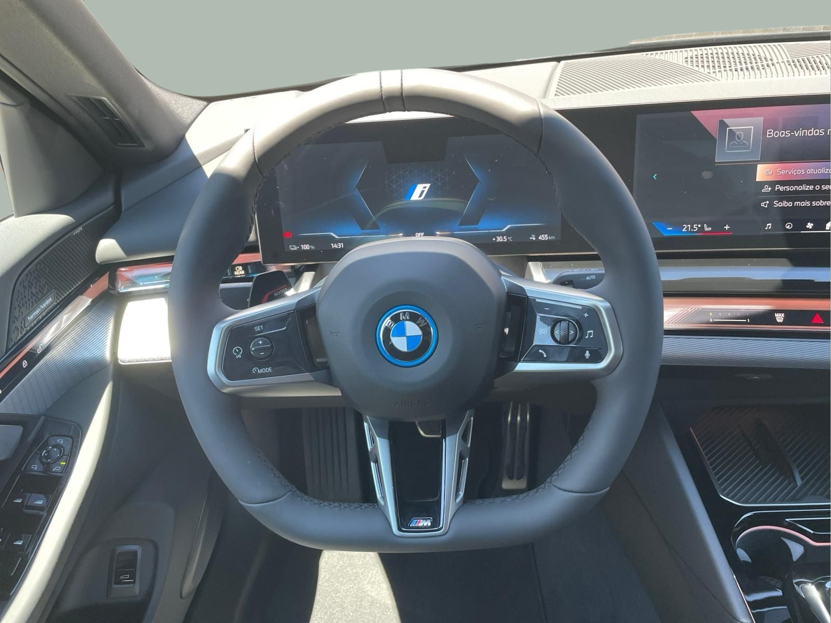BMW i5 eDrive40 color Negro. Año 2025. 250KW(340CV). Elétrico. En concesionario MCoutinho - Viseu de Viseu