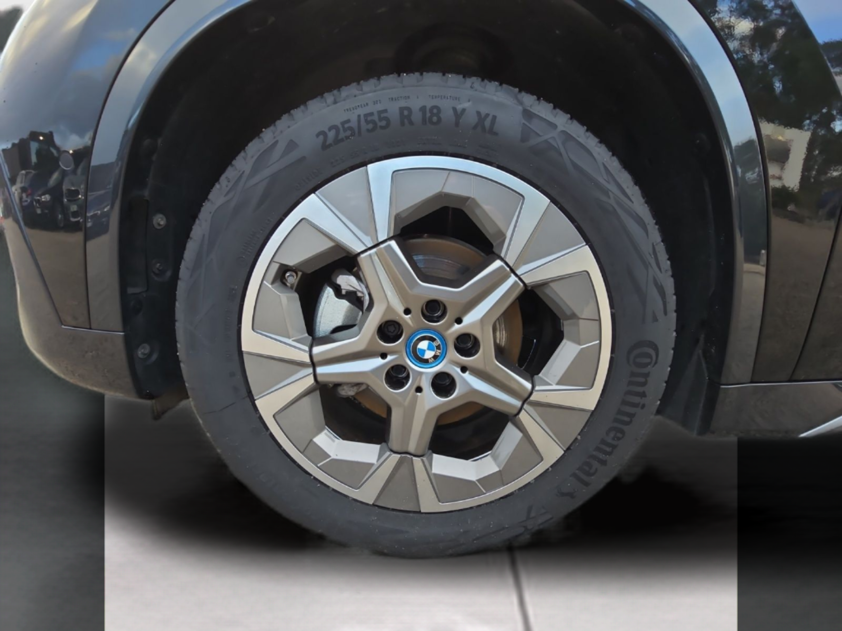 BMW iX1 eDrive20 color Negro. Año 2024. 150KW(204CV). Elétrico. En concesionario MCoutinho Bomcar Leiria de Leiria