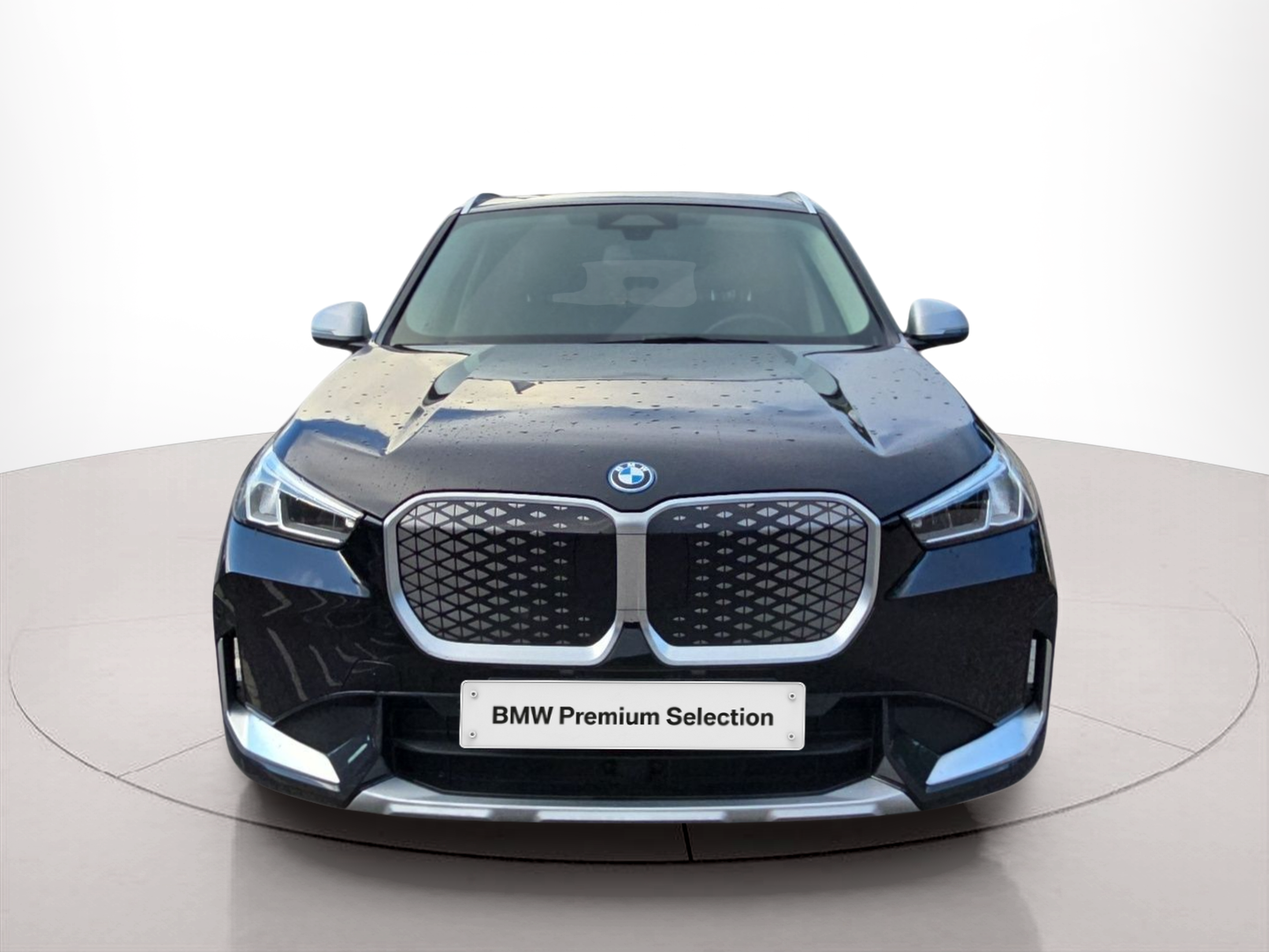 Fotos de BMW iX1 eDrive20 color Negro. Año 2024. 150KW(204CV). Elétrico. En concesionario MCoutinho Bomcar Leiria de Leiria